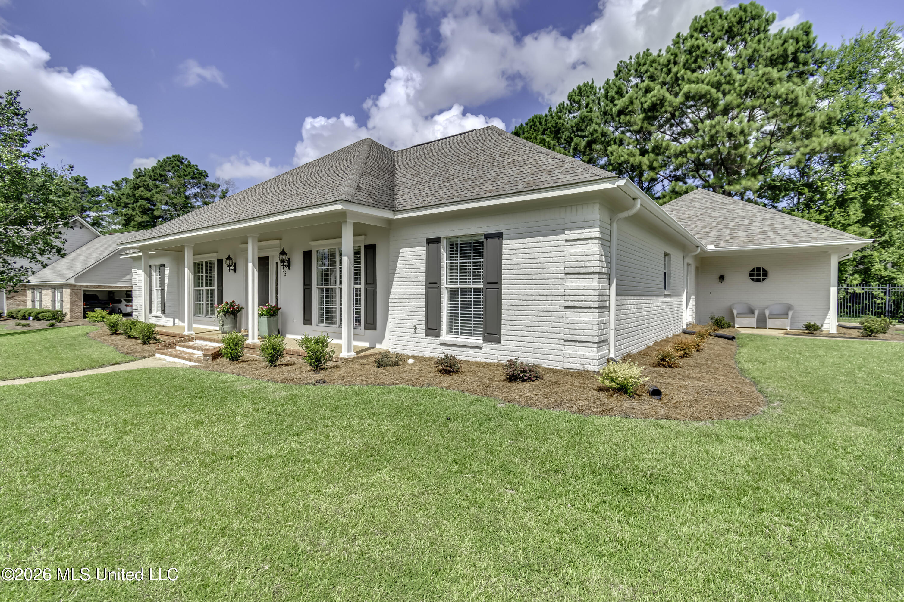 85 Eastgate Drive Property Photo 4