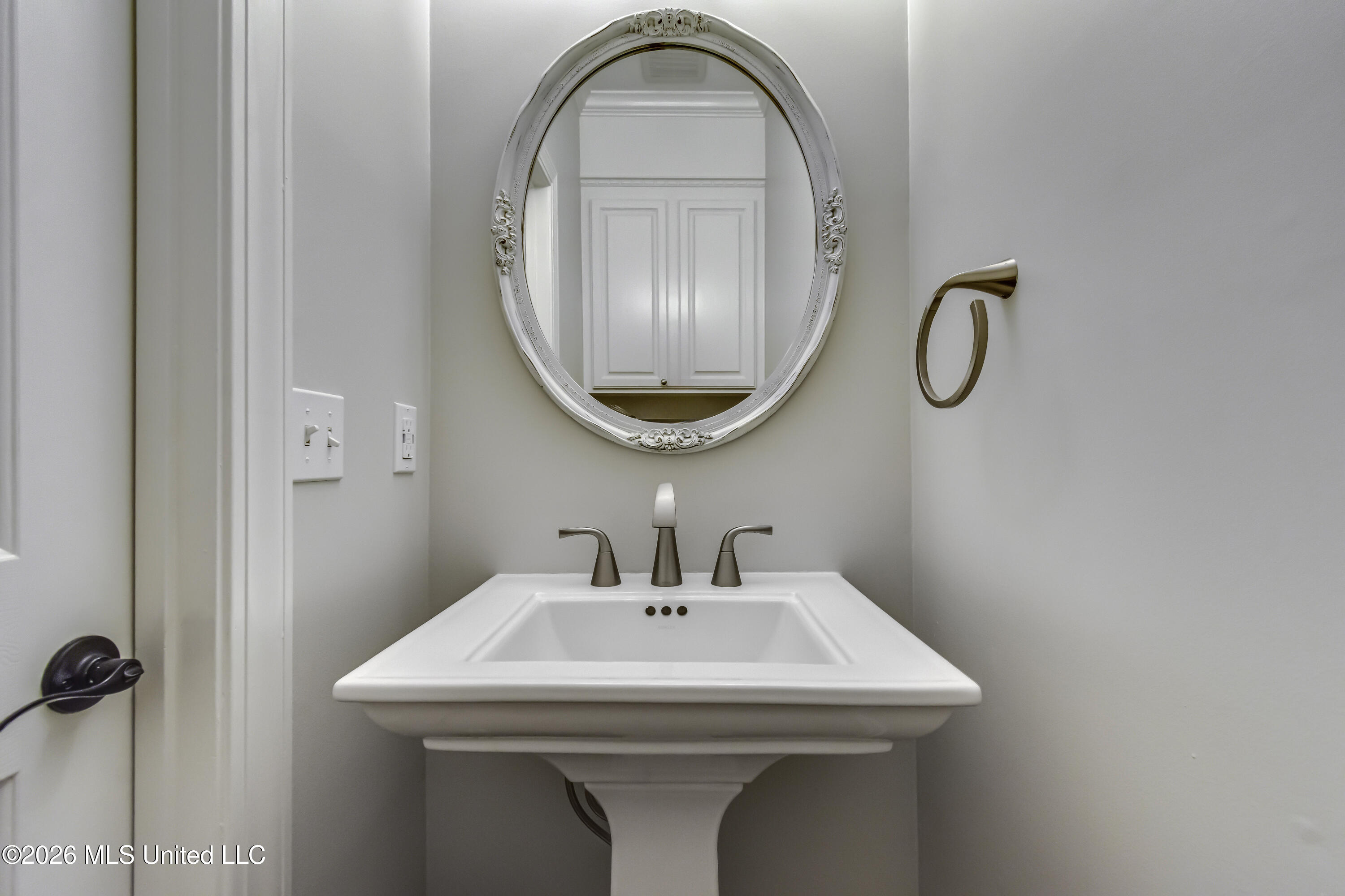 85 Eastgate Drive Property Photo 33