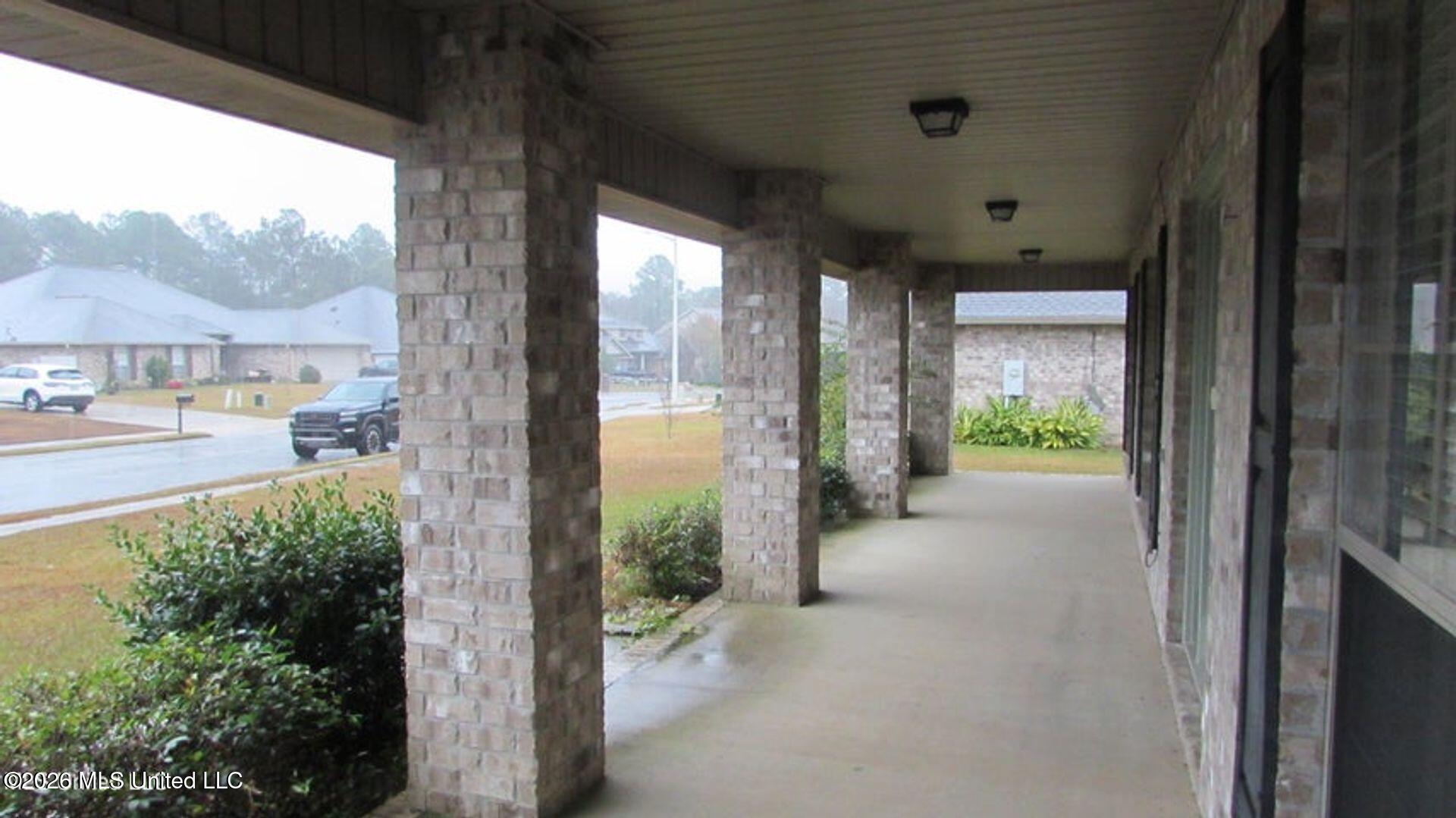 14597 Bruce Cove Property Photo 2