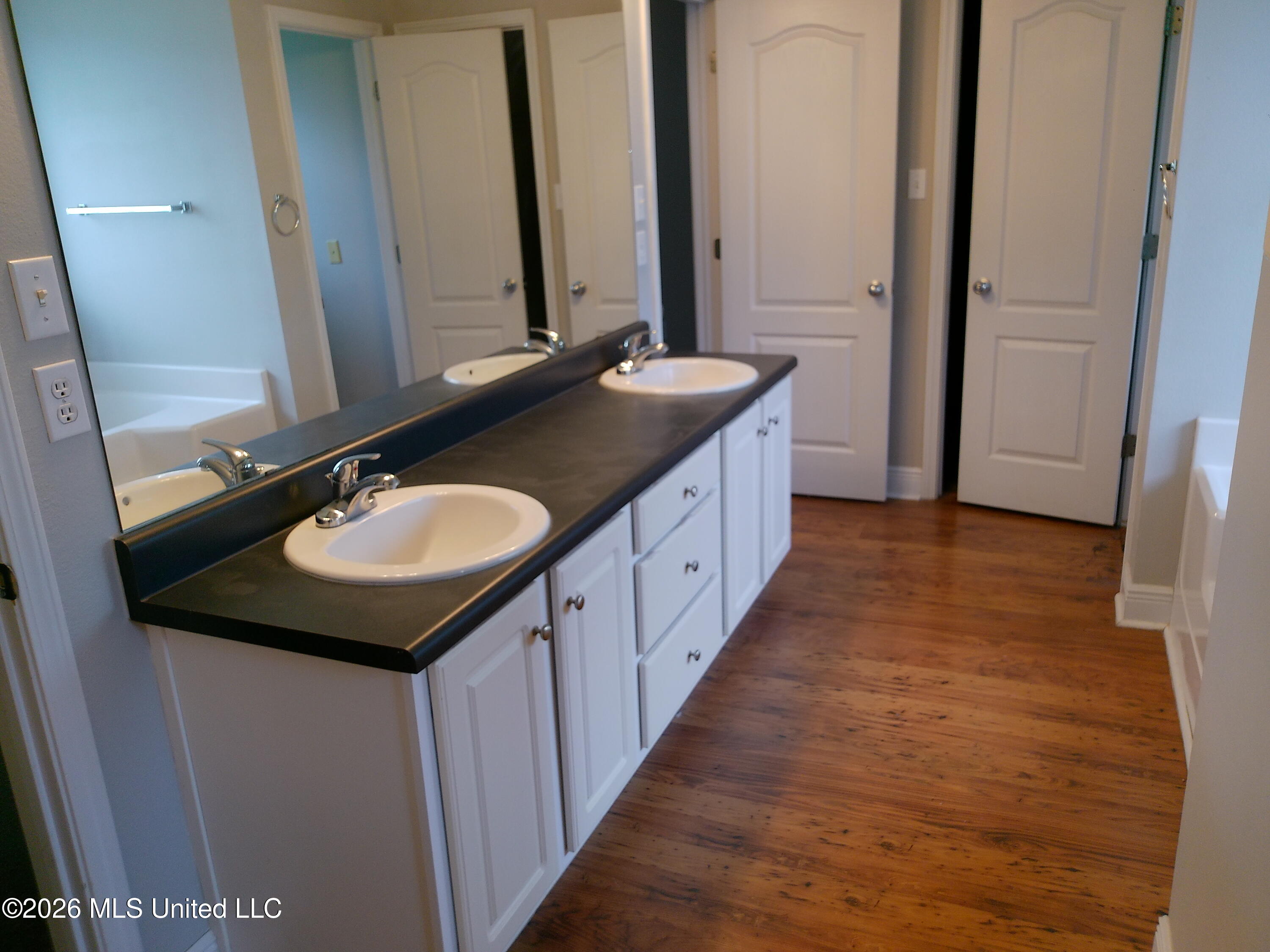 14597 Bruce Cove Property Photo 17