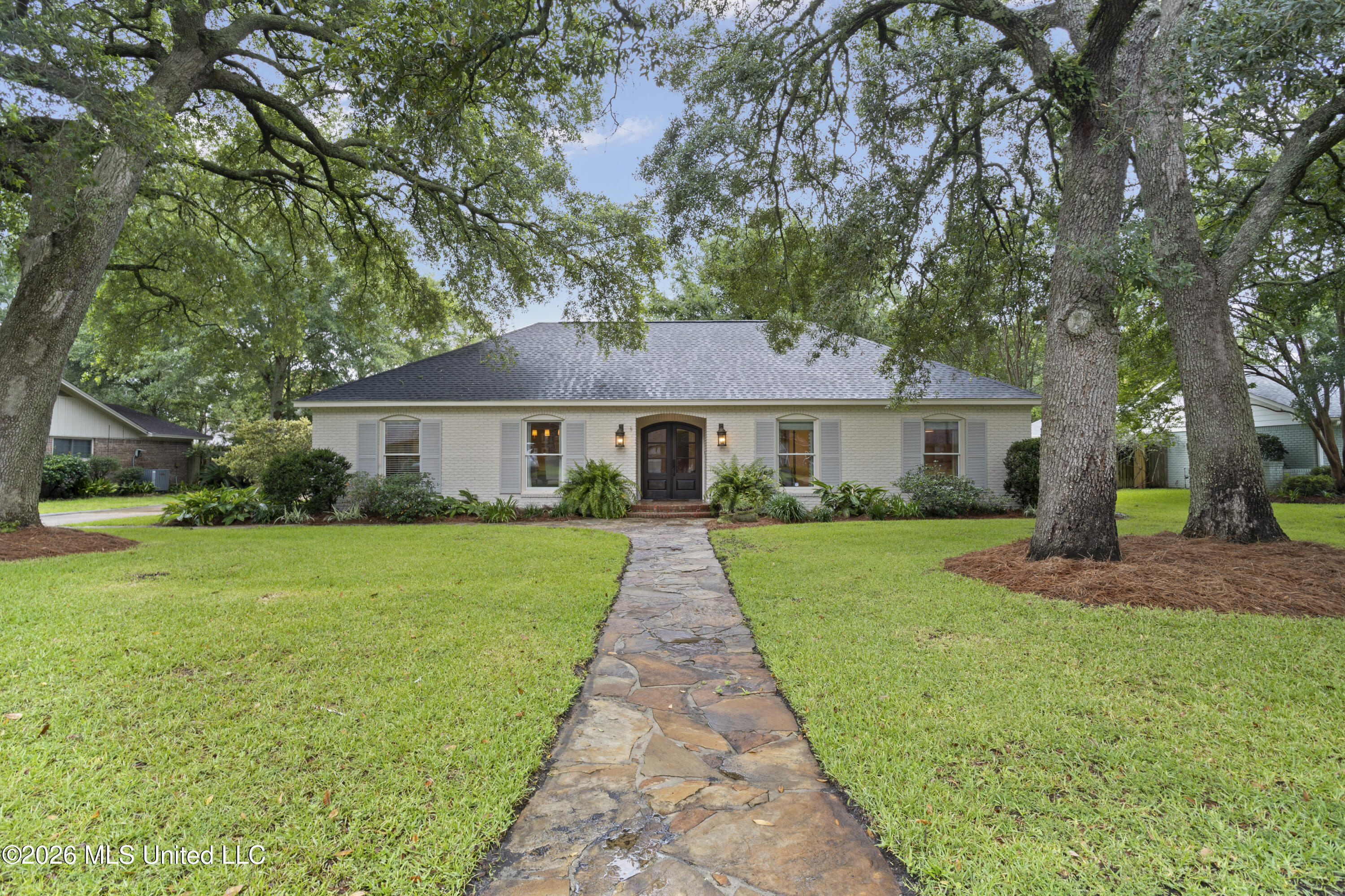 45 Greenbriar Drive Property Photo 1