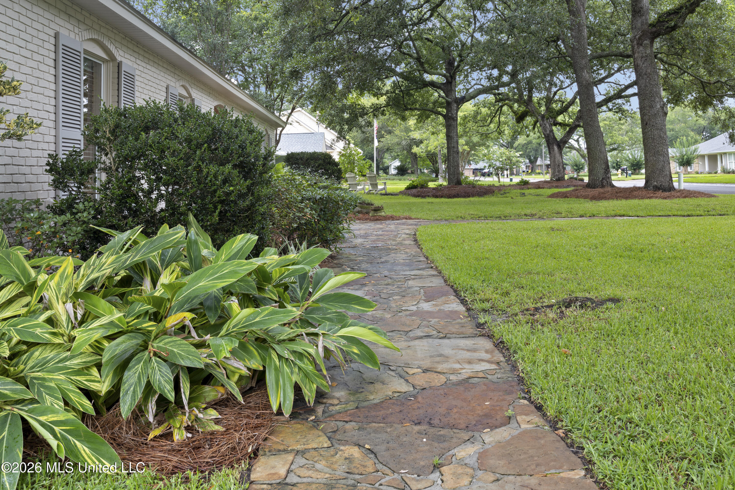 45 Greenbriar Drive Property Photo 5