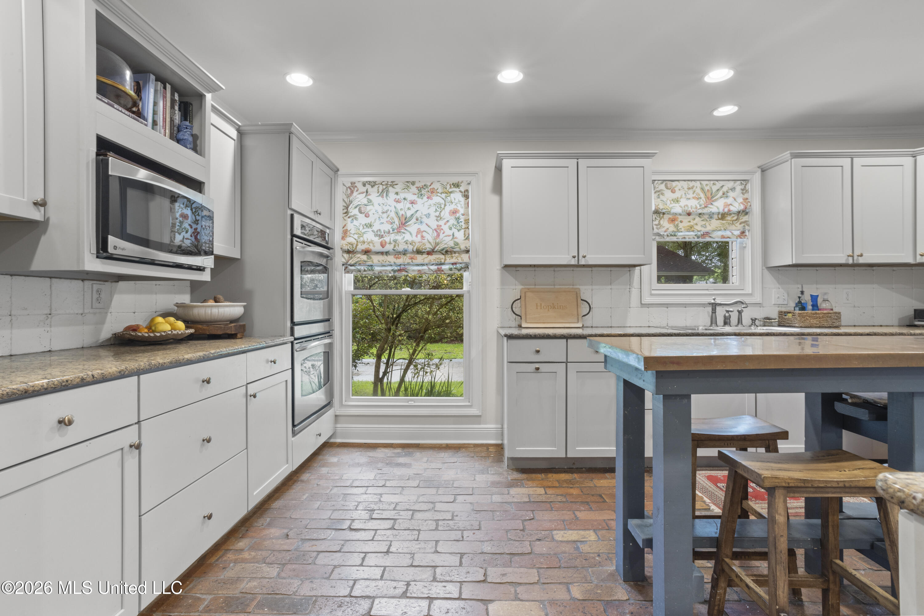 45 Greenbriar Drive Property Photo 24