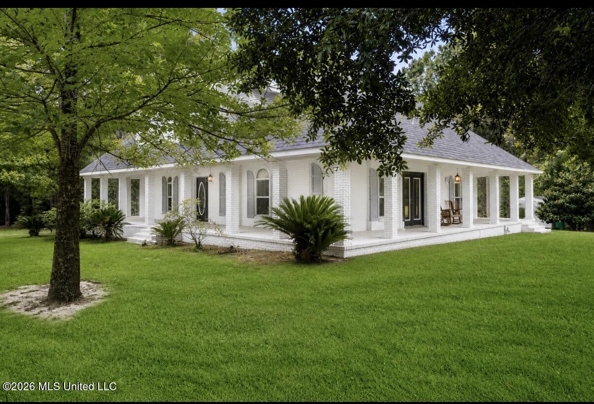 16109 Roberts Road Property Photo 2