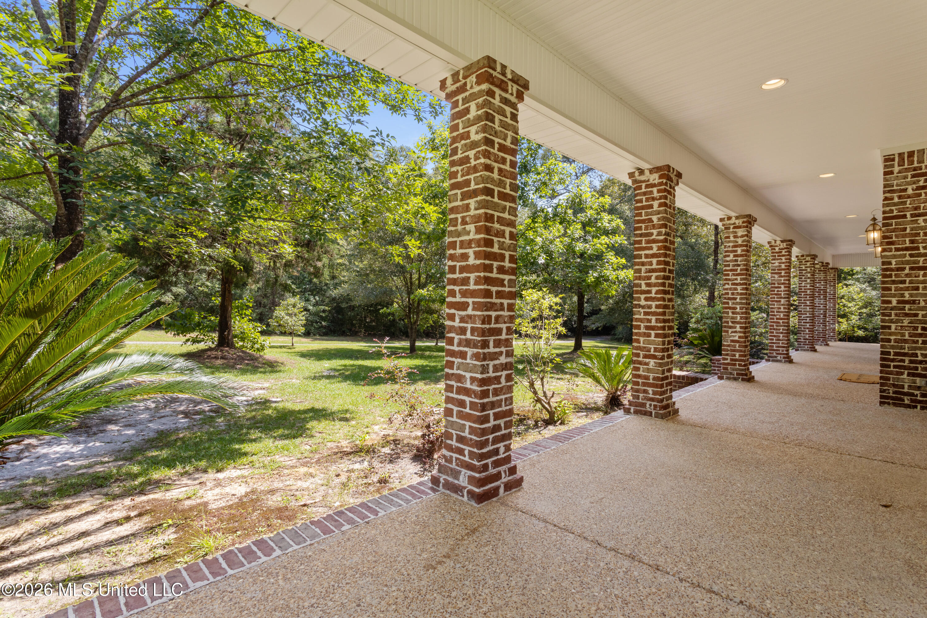 16109 Roberts Road Property Photo 8