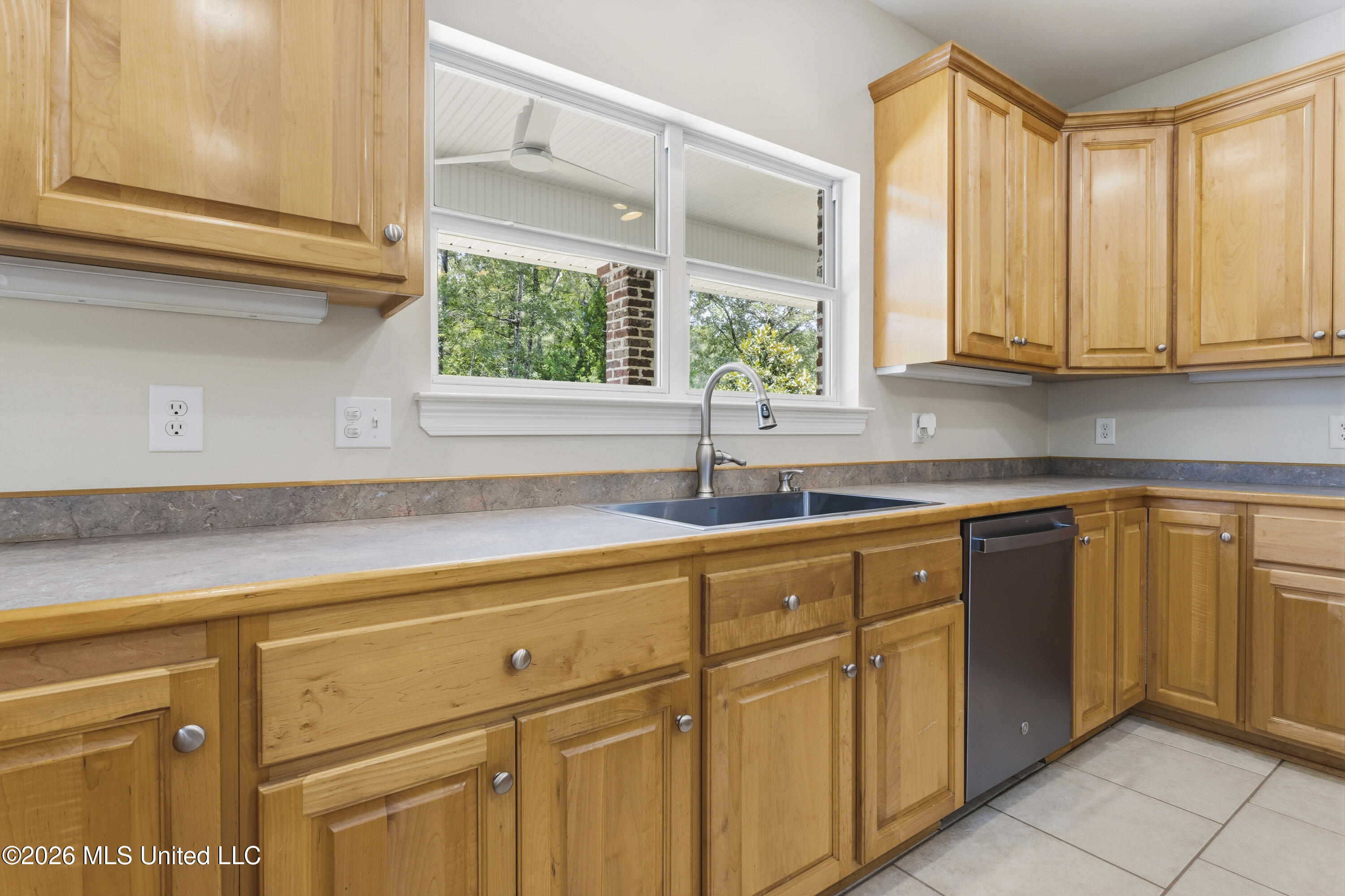 16109 Roberts Road Property Photo 13