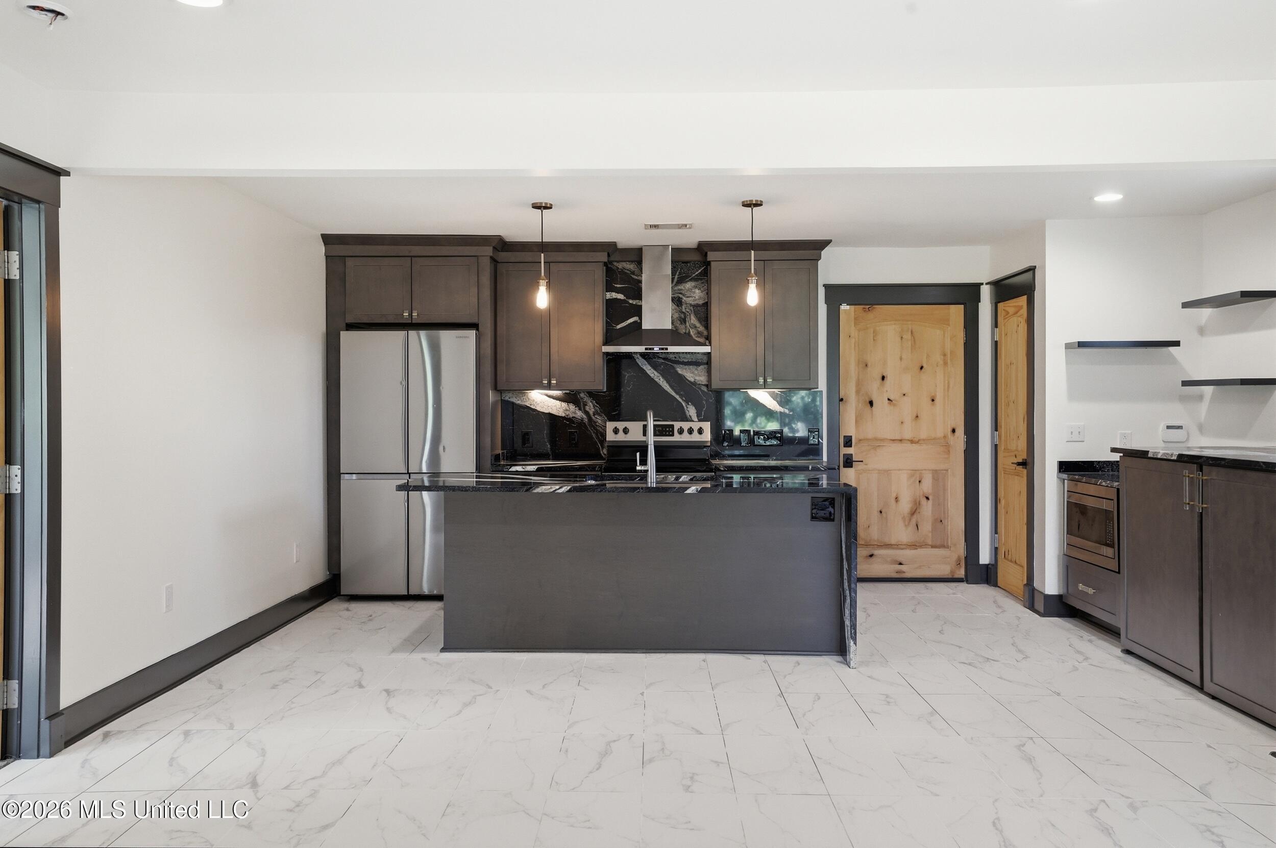 905 Percy Street Property Photo 12