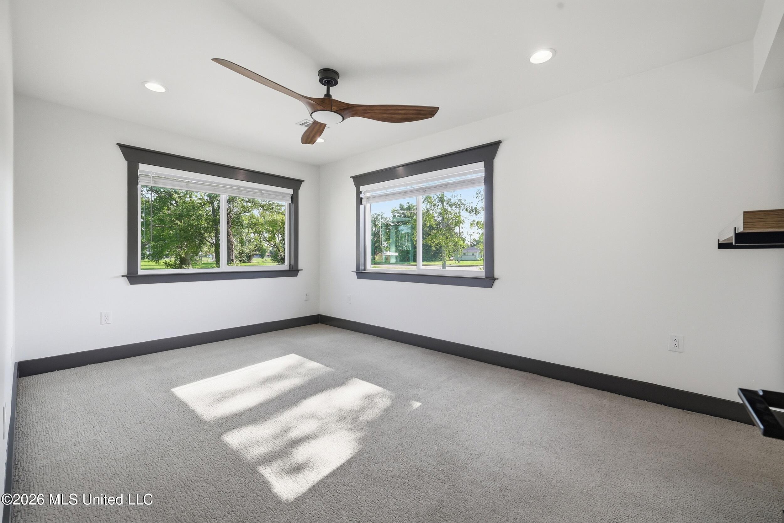 905 Percy Street Property Photo 20