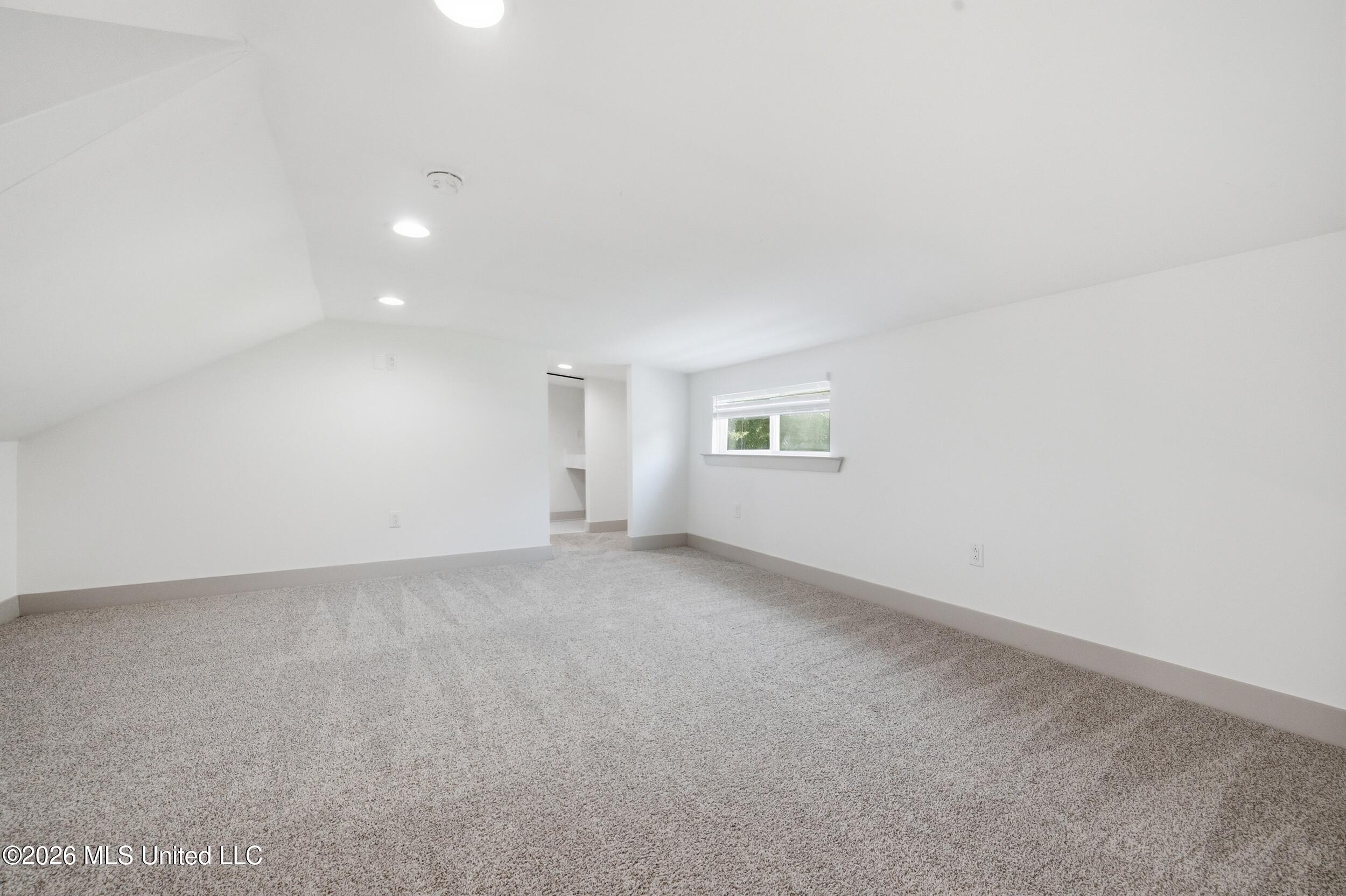 905 Percy Street Property Photo 25