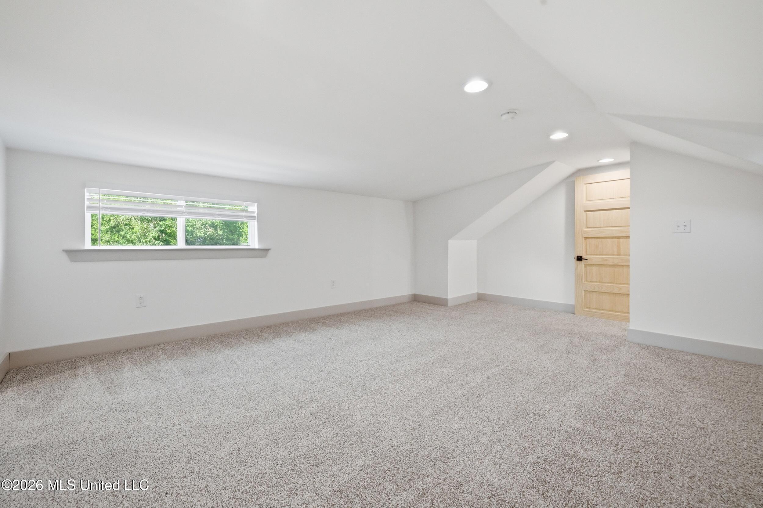 905 Percy Street Property Photo 27