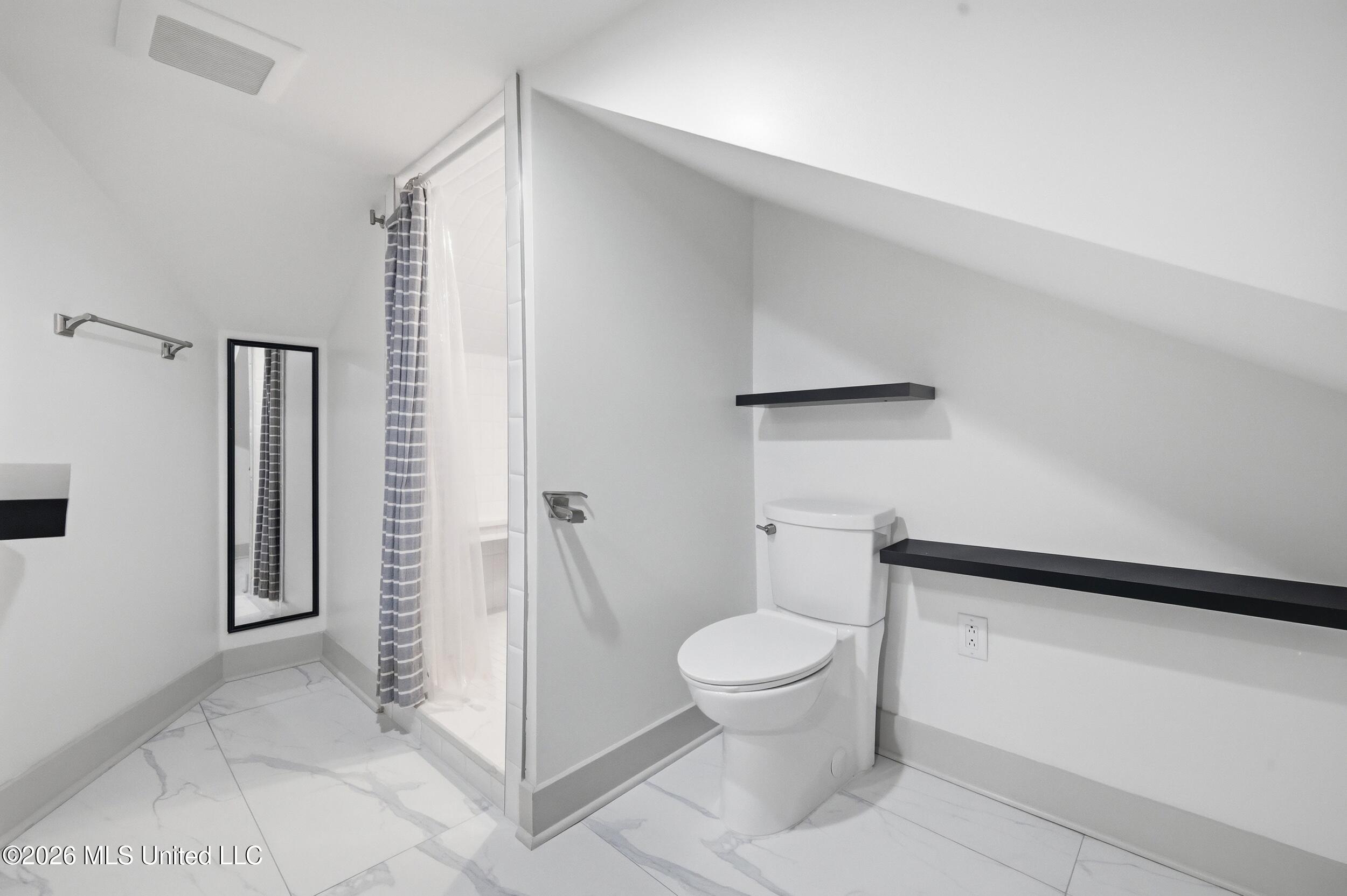 905 Percy Street Property Photo 31