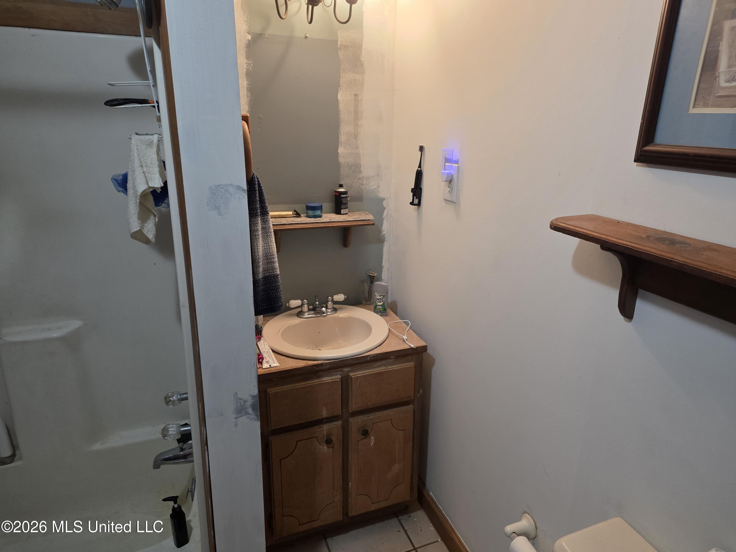 2025 Hendrix Road Property Photo 14