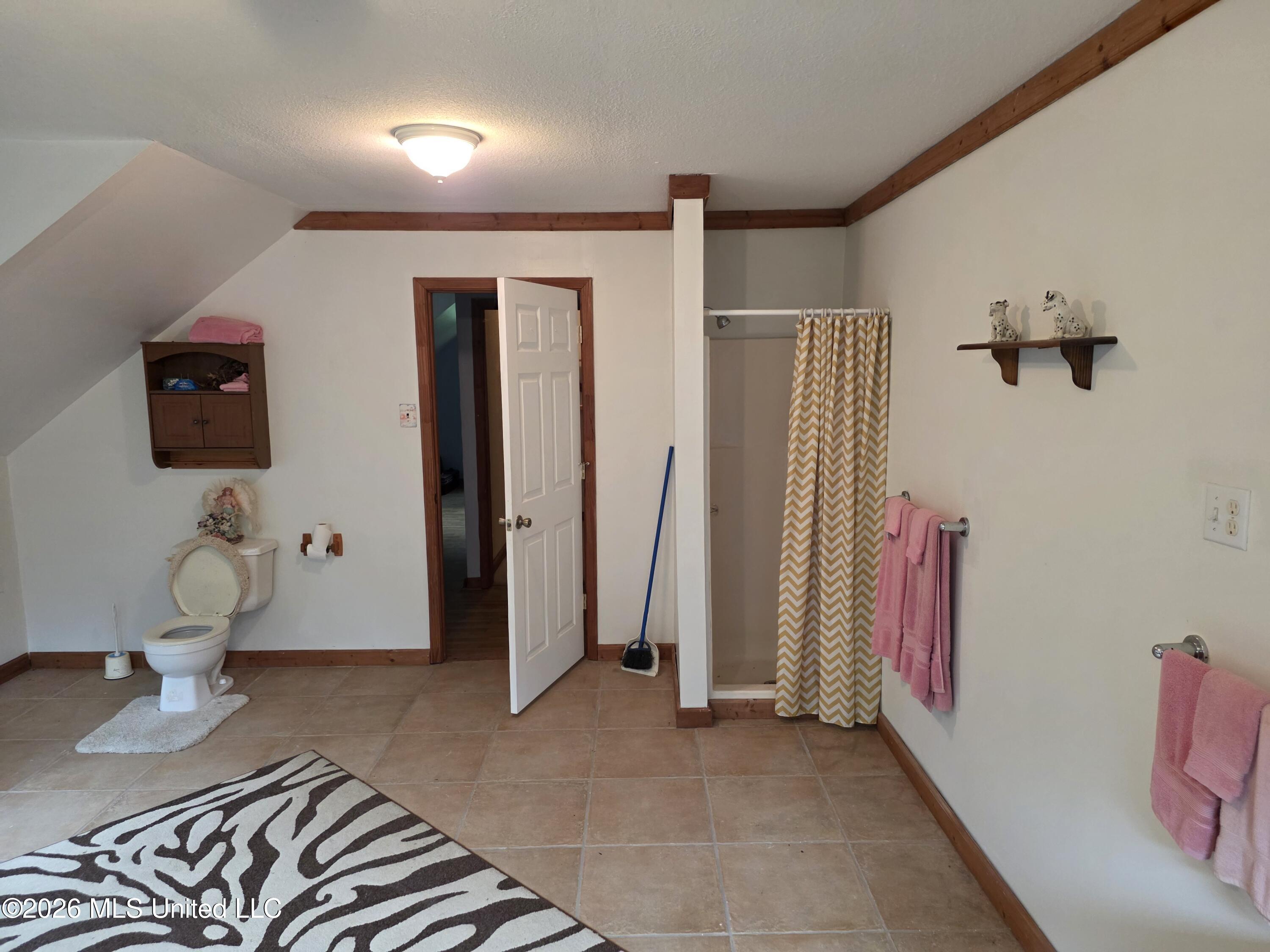 2025 Hendrix Road Property Photo 20