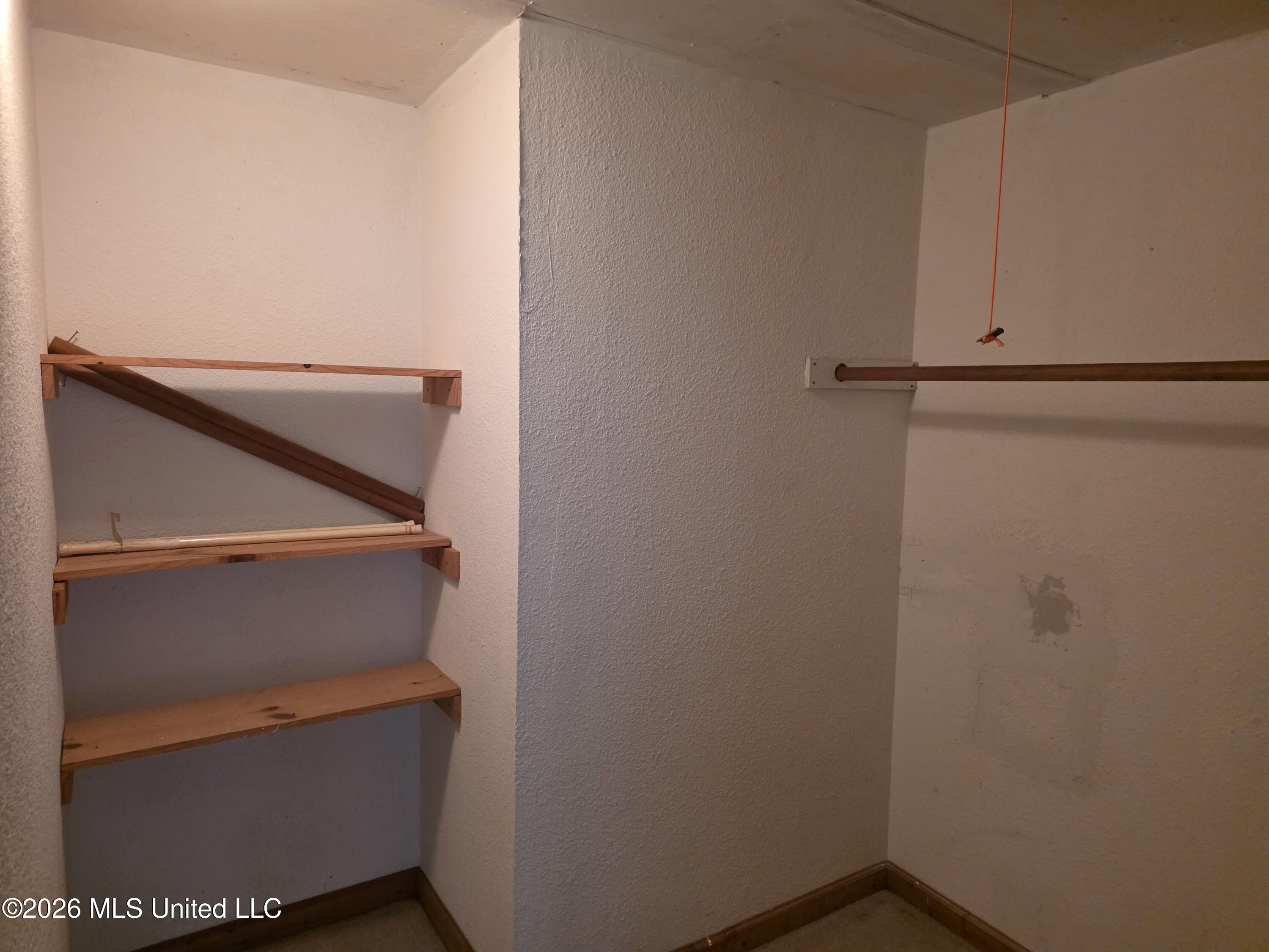 2025 Hendrix Road Property Photo 22