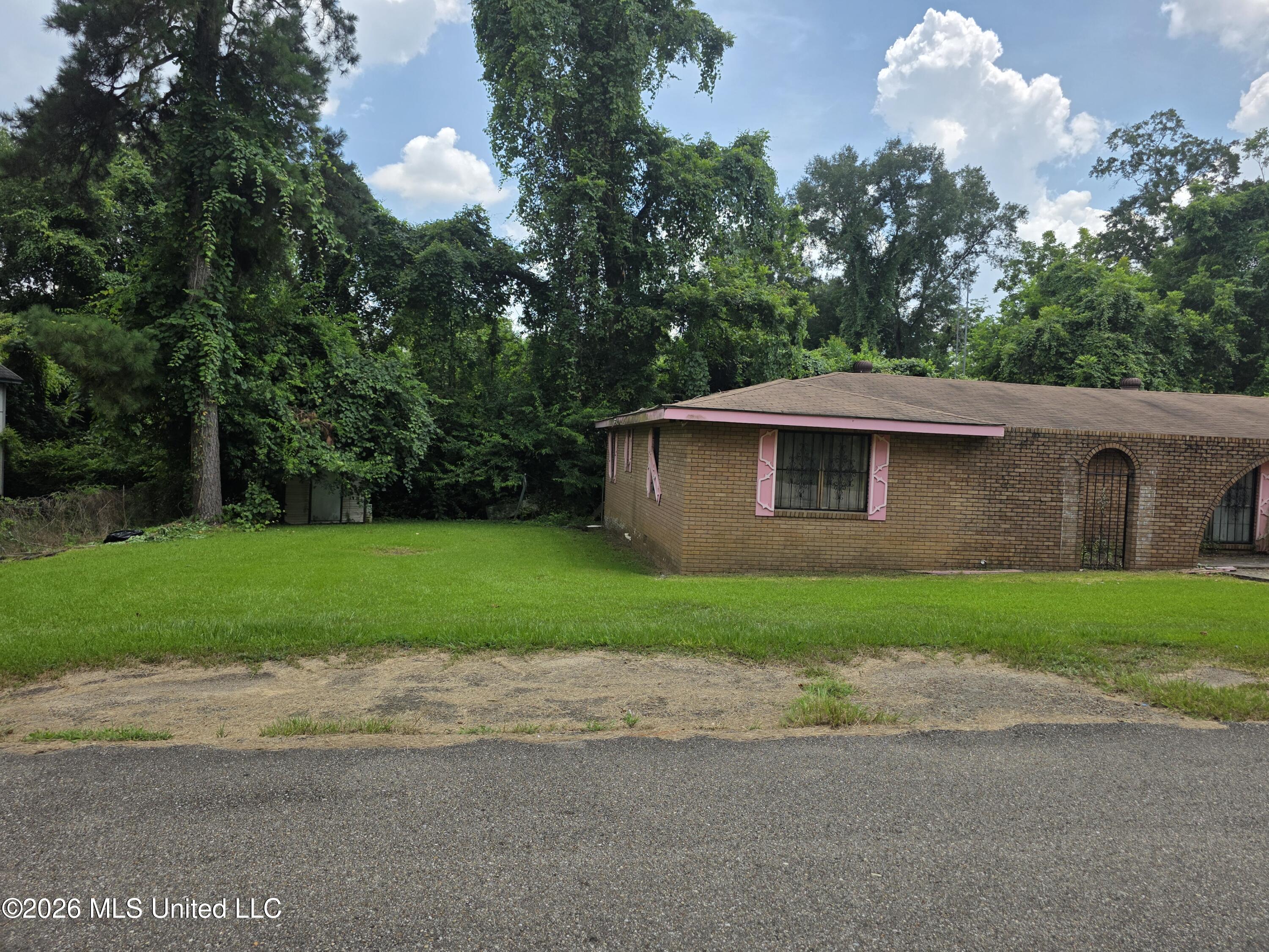 318 Denwiddie Avenue Property Photo 3