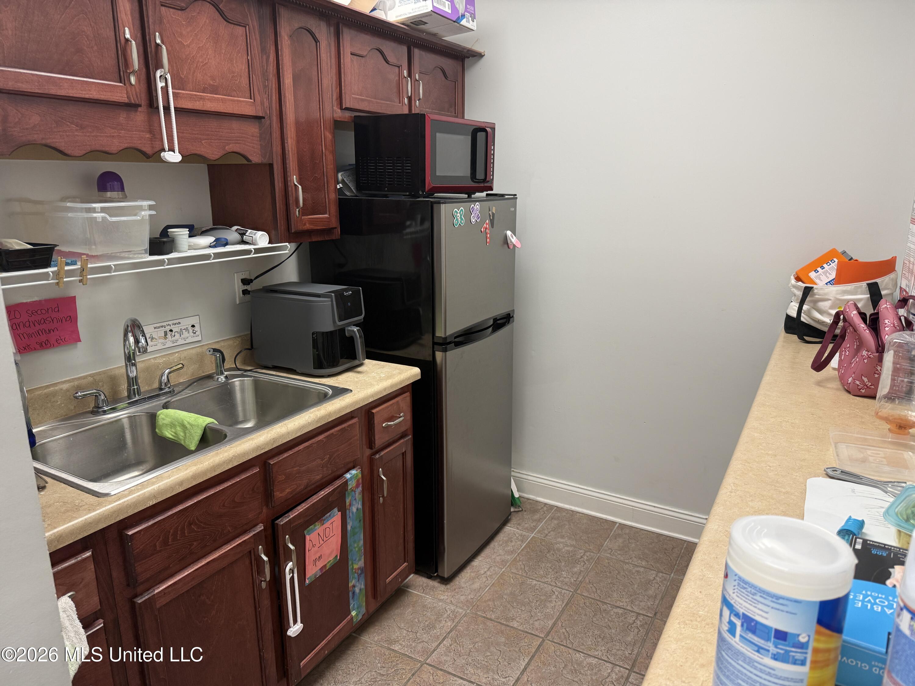 6858 Swinnea Road Property Photo 7