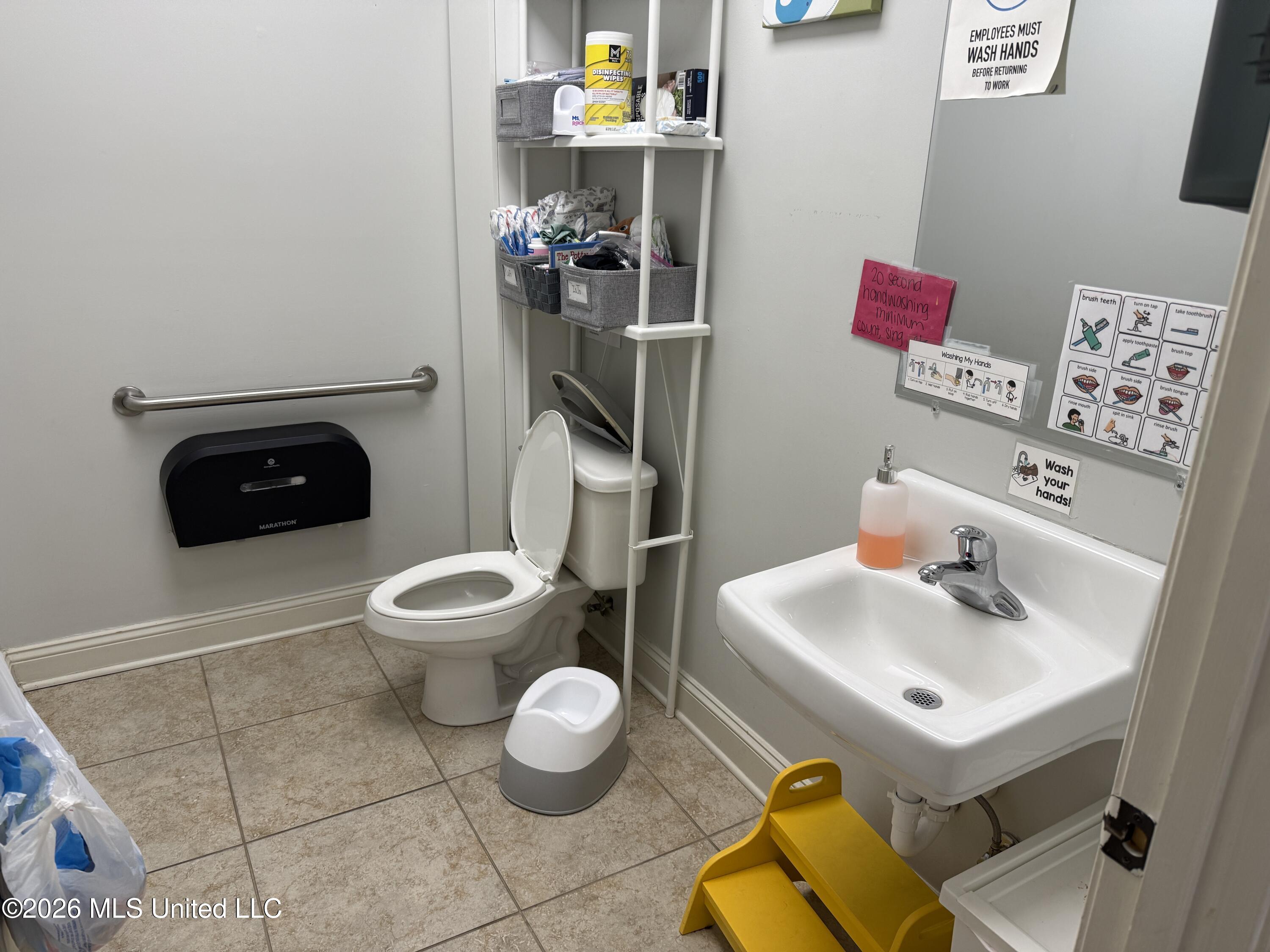 6858 Swinnea Road Property Photo 8
