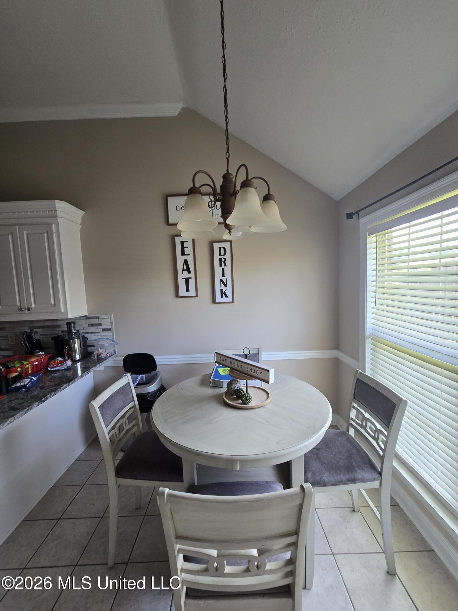 606 Summer Place Property Photo 6