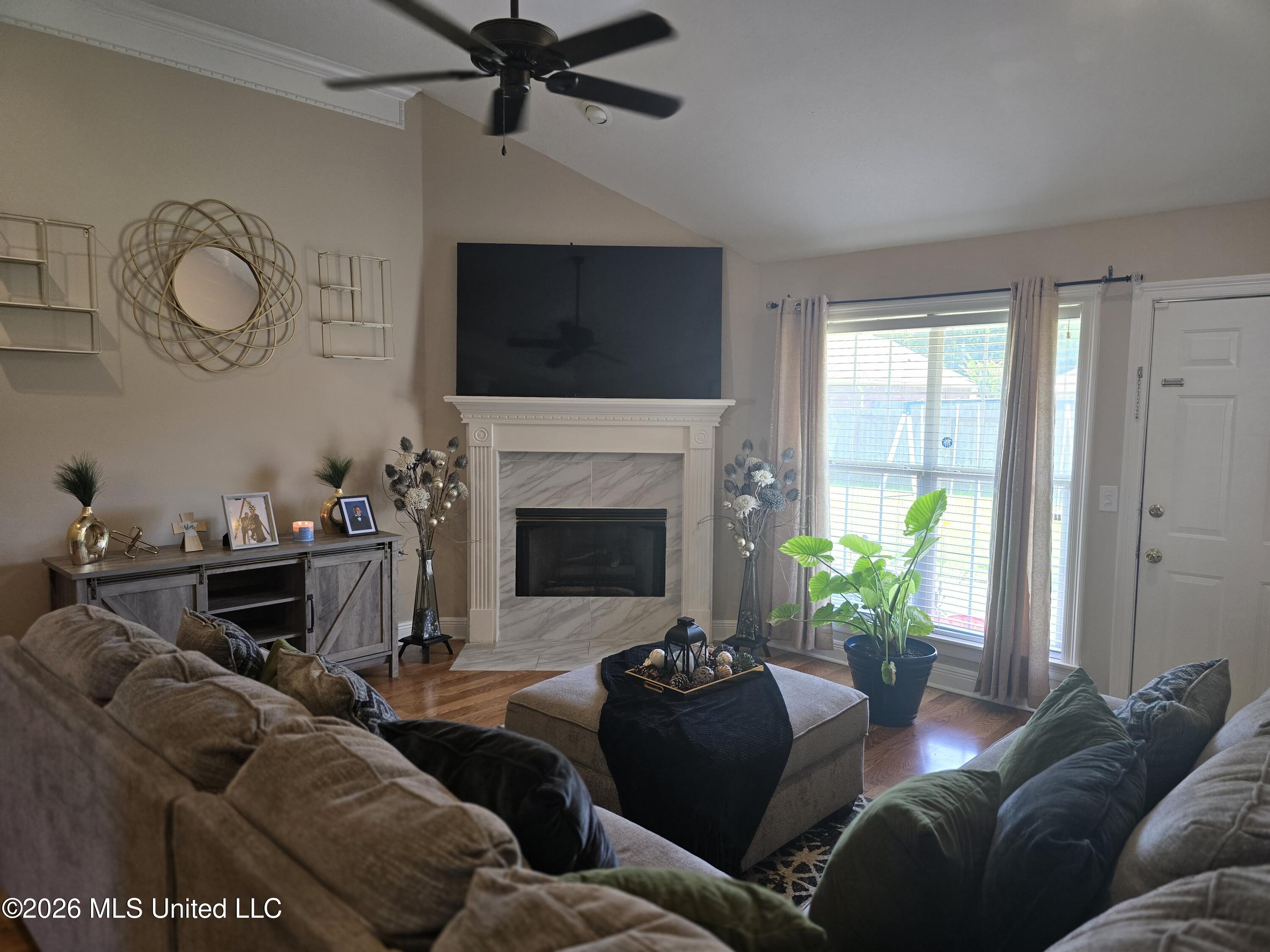 606 Summer Place Property Photo 8