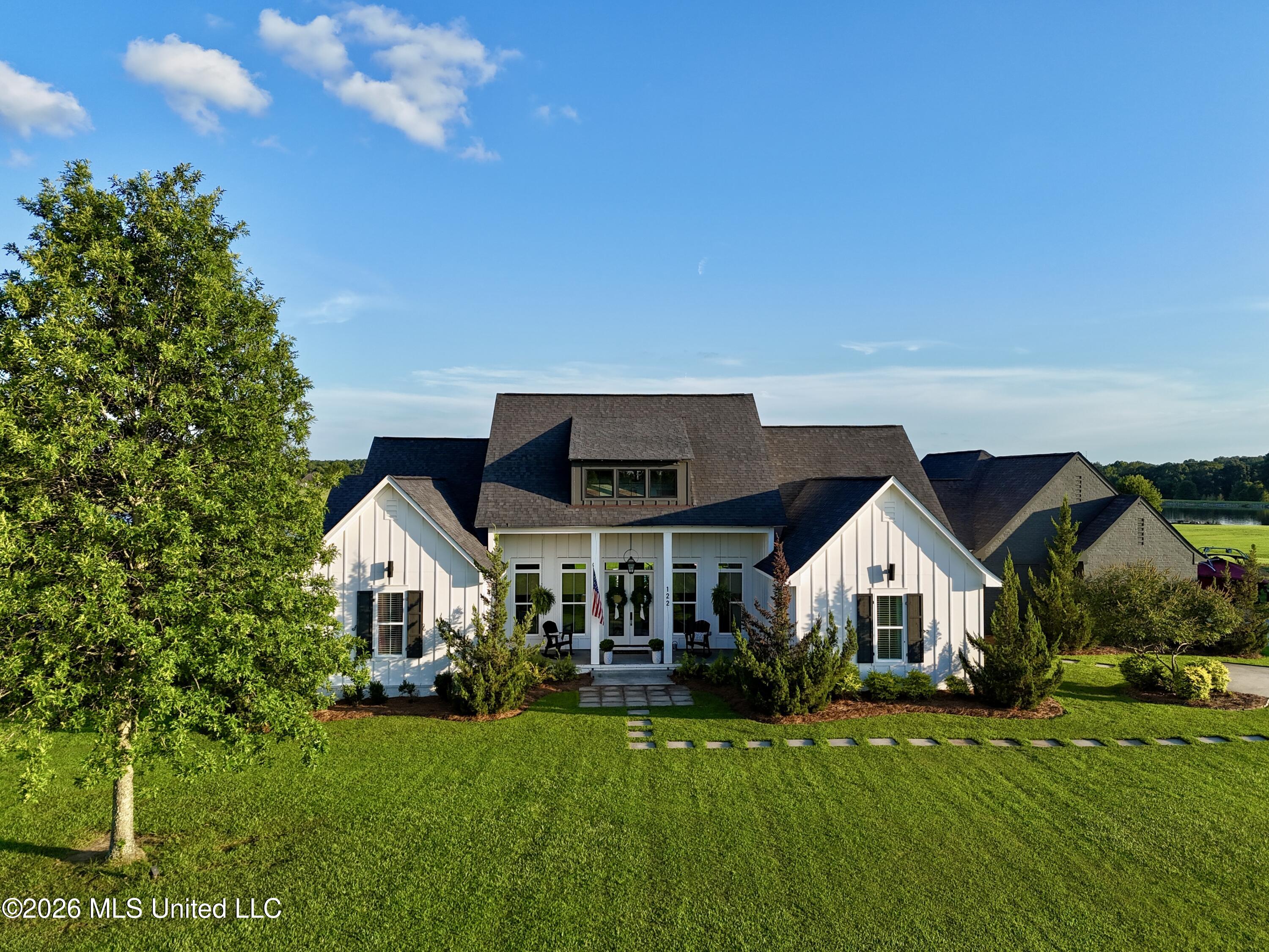 122 Churchill Place Property Photo 1
