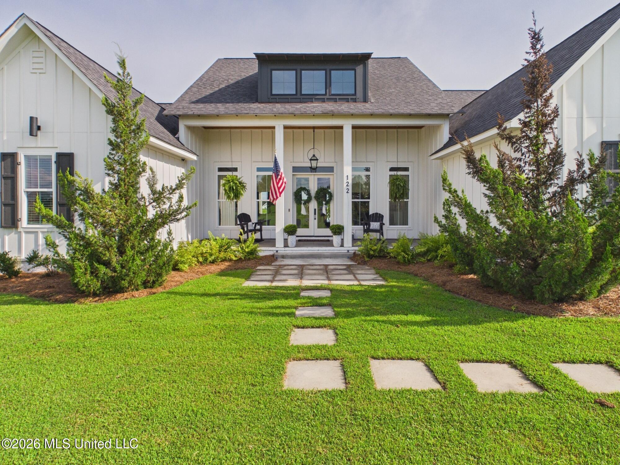 122 Churchill Place Property Photo 5