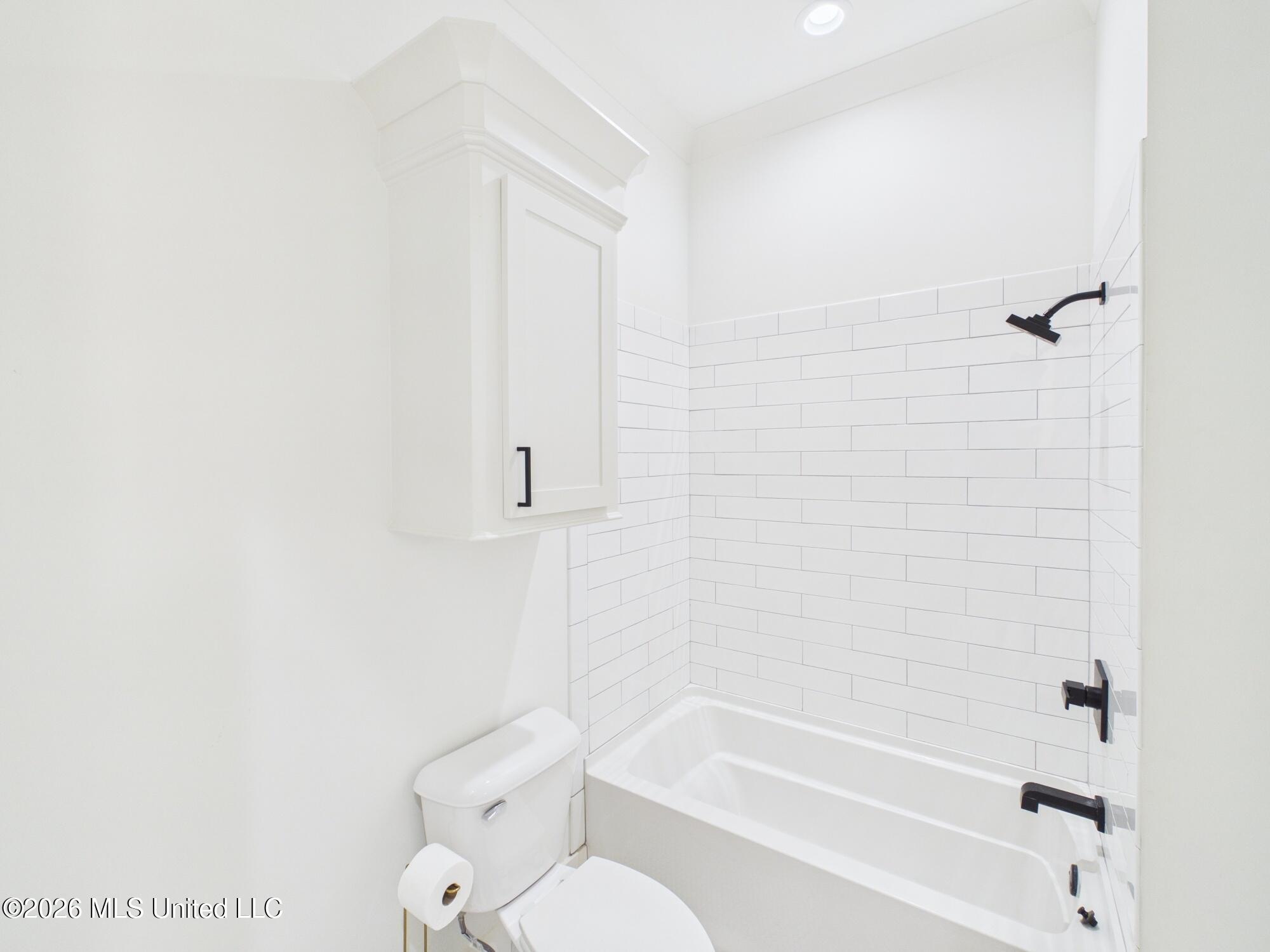 122 Churchill Place Property Photo 21