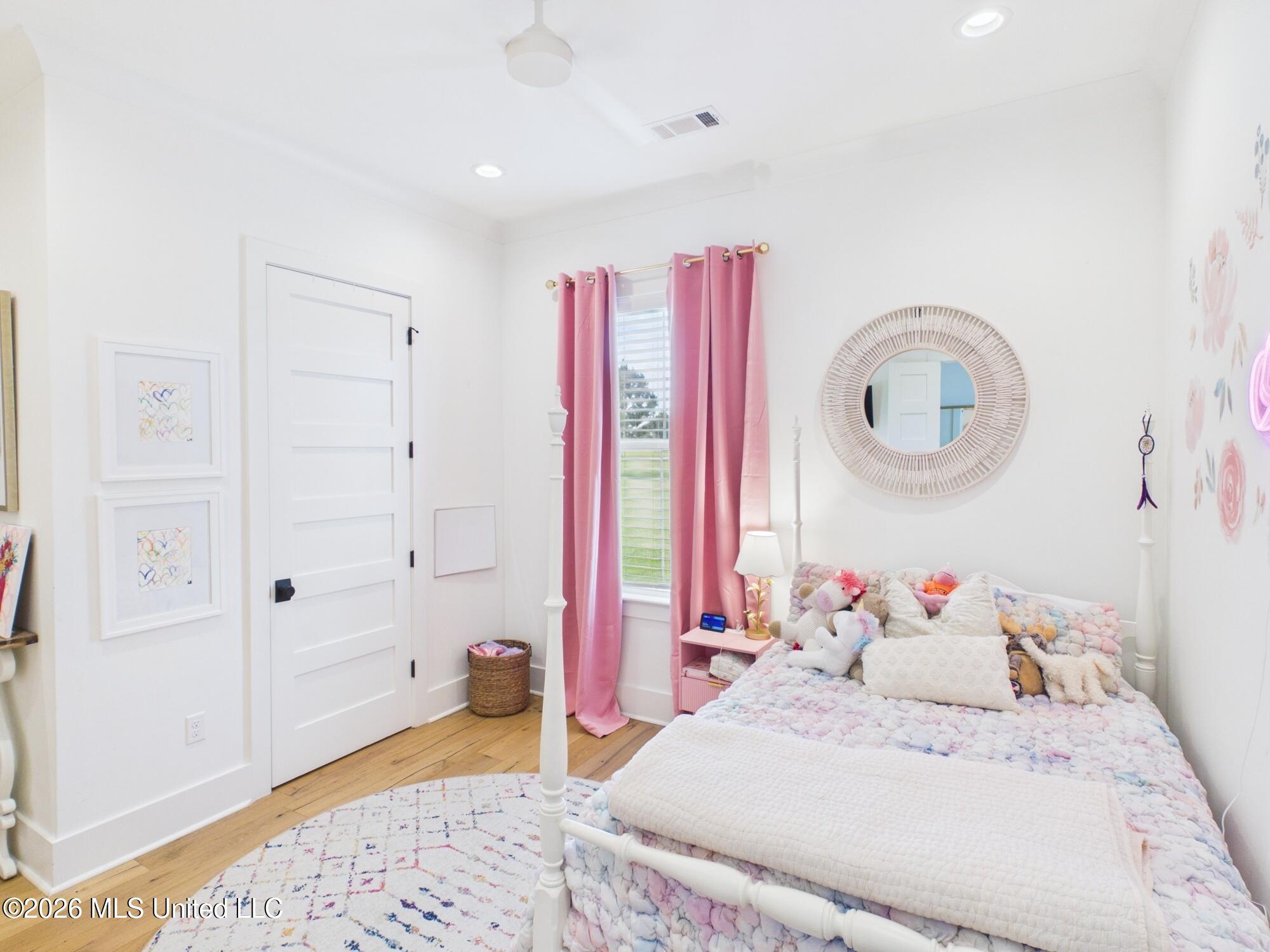 122 Churchill Place Property Photo 28