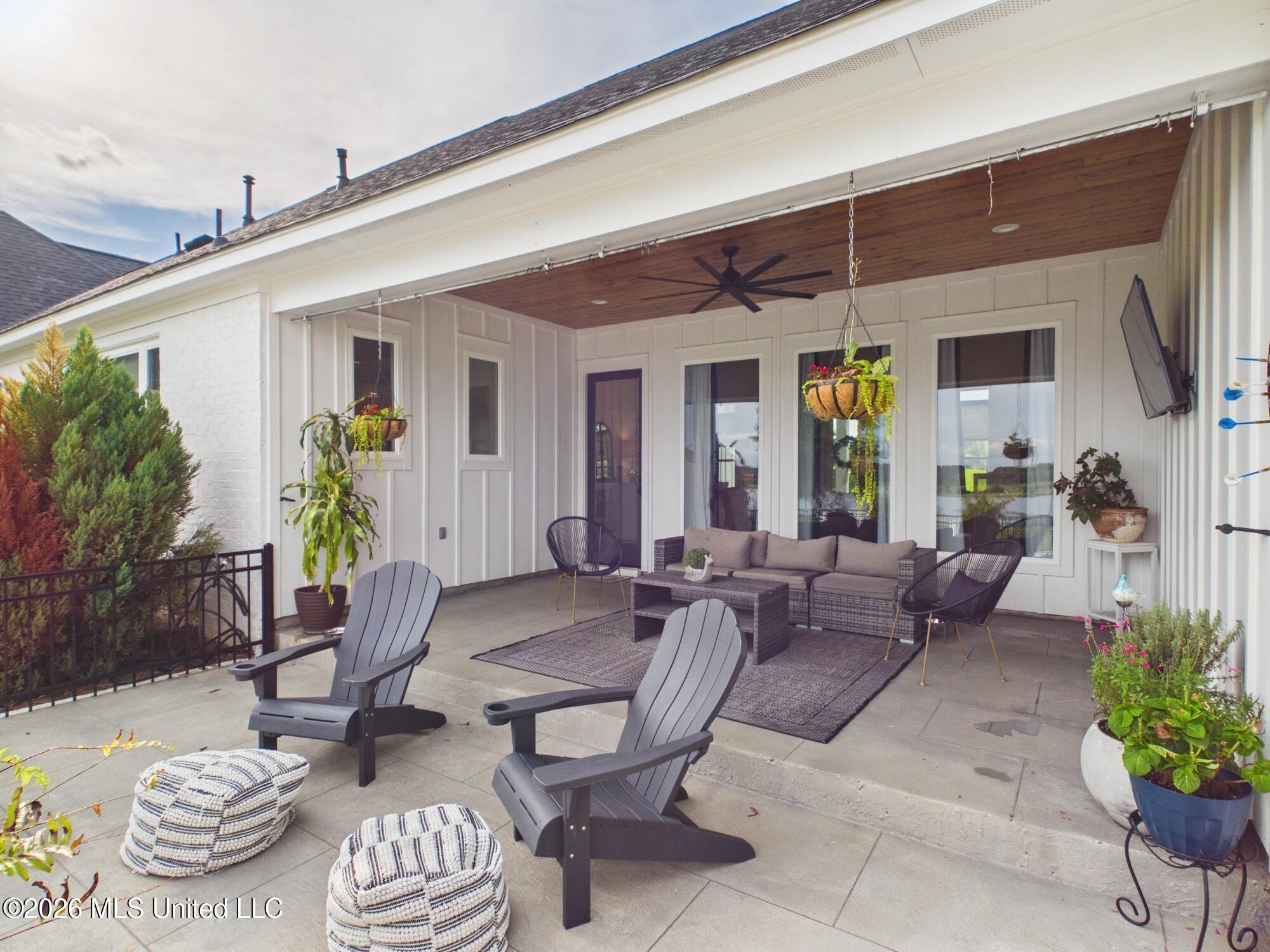 122 Churchill Place Property Photo 40