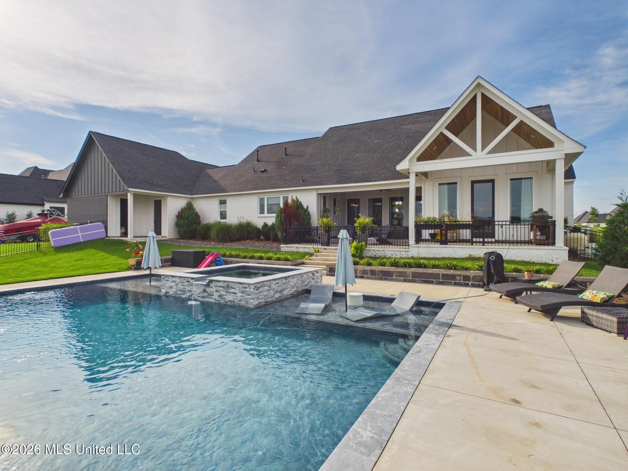 122 Churchill Place Property Photo 45