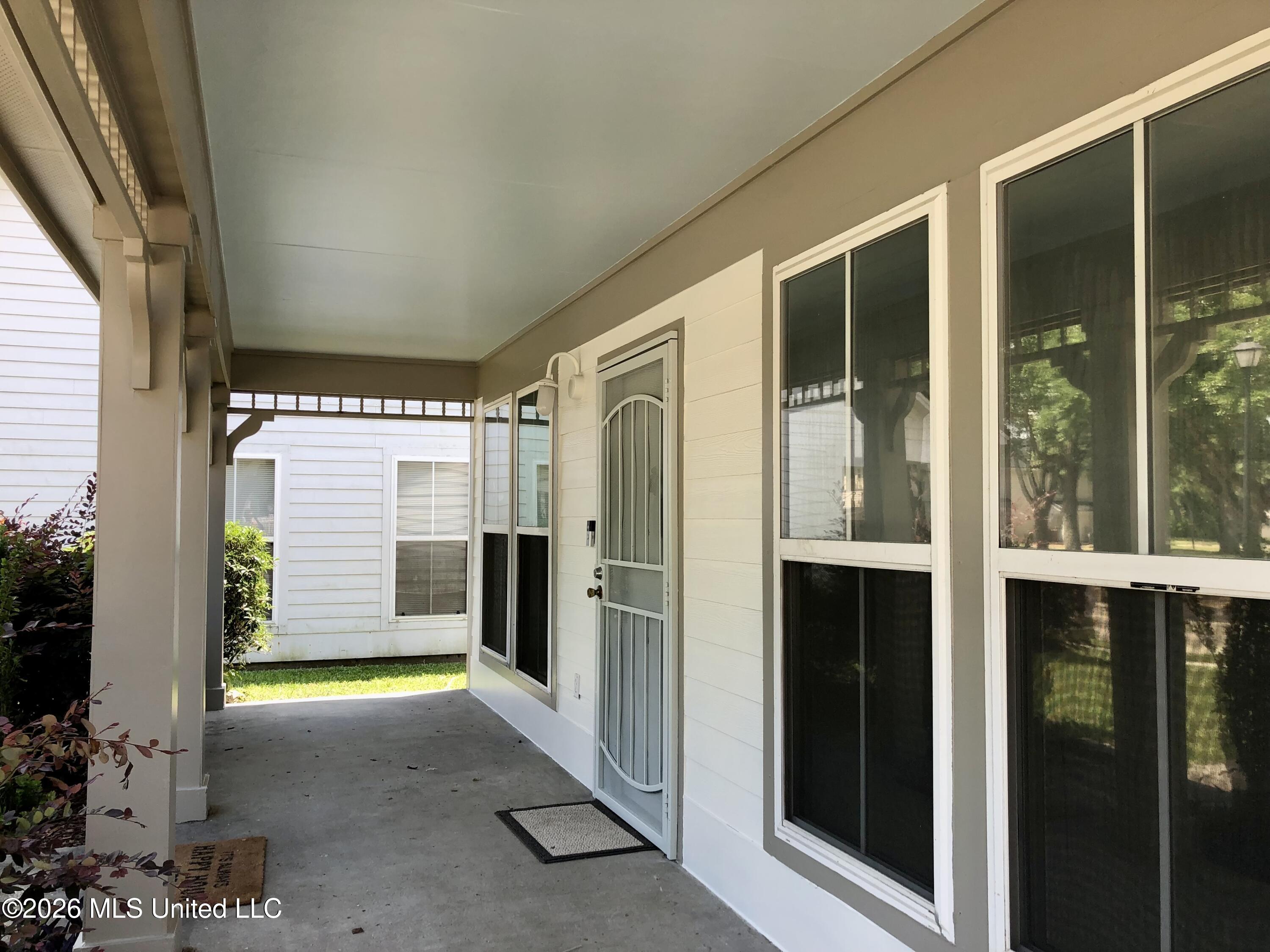 441 Hope Street Property Photo 5