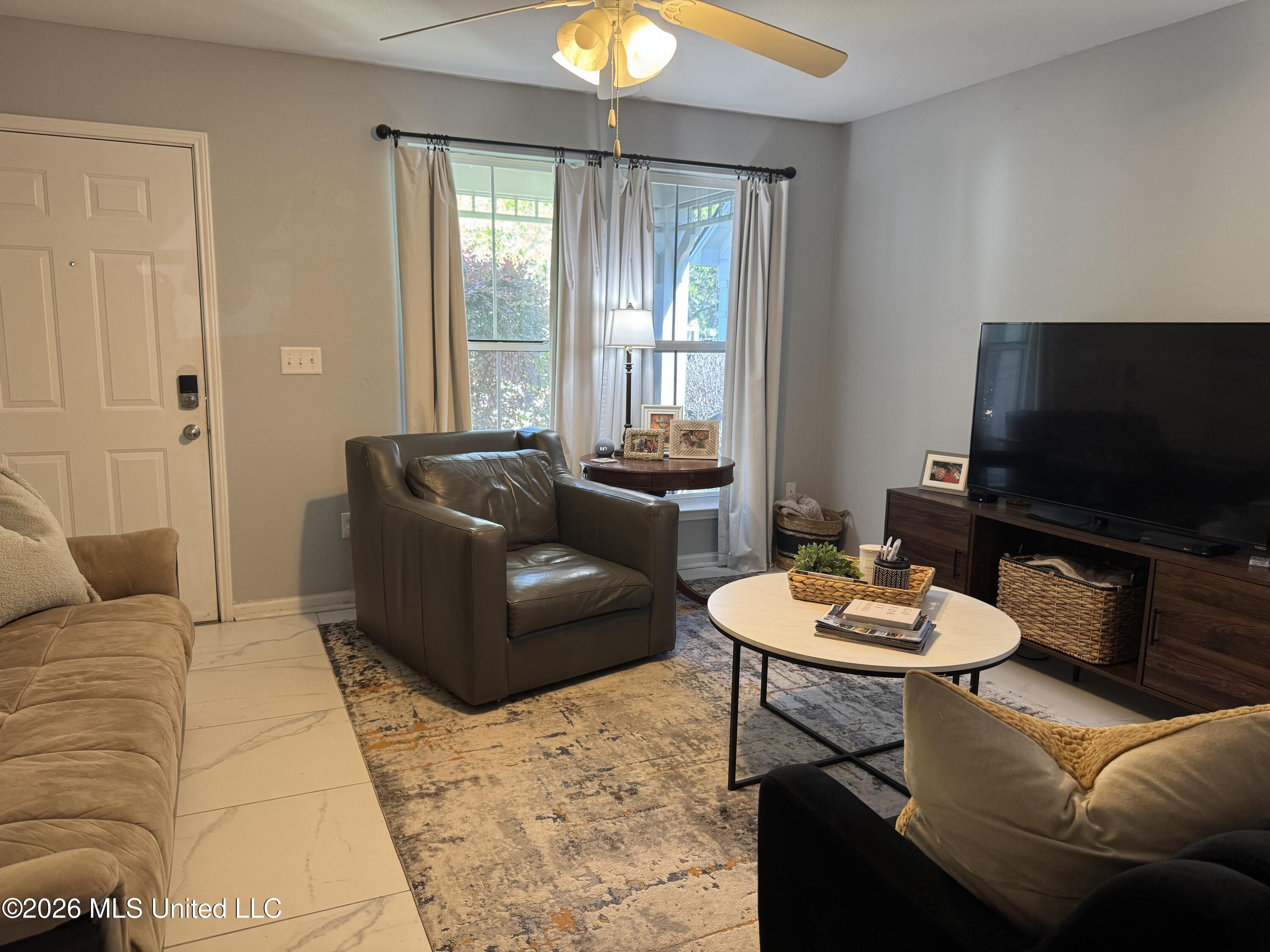 441 Hope Street Property Photo 9