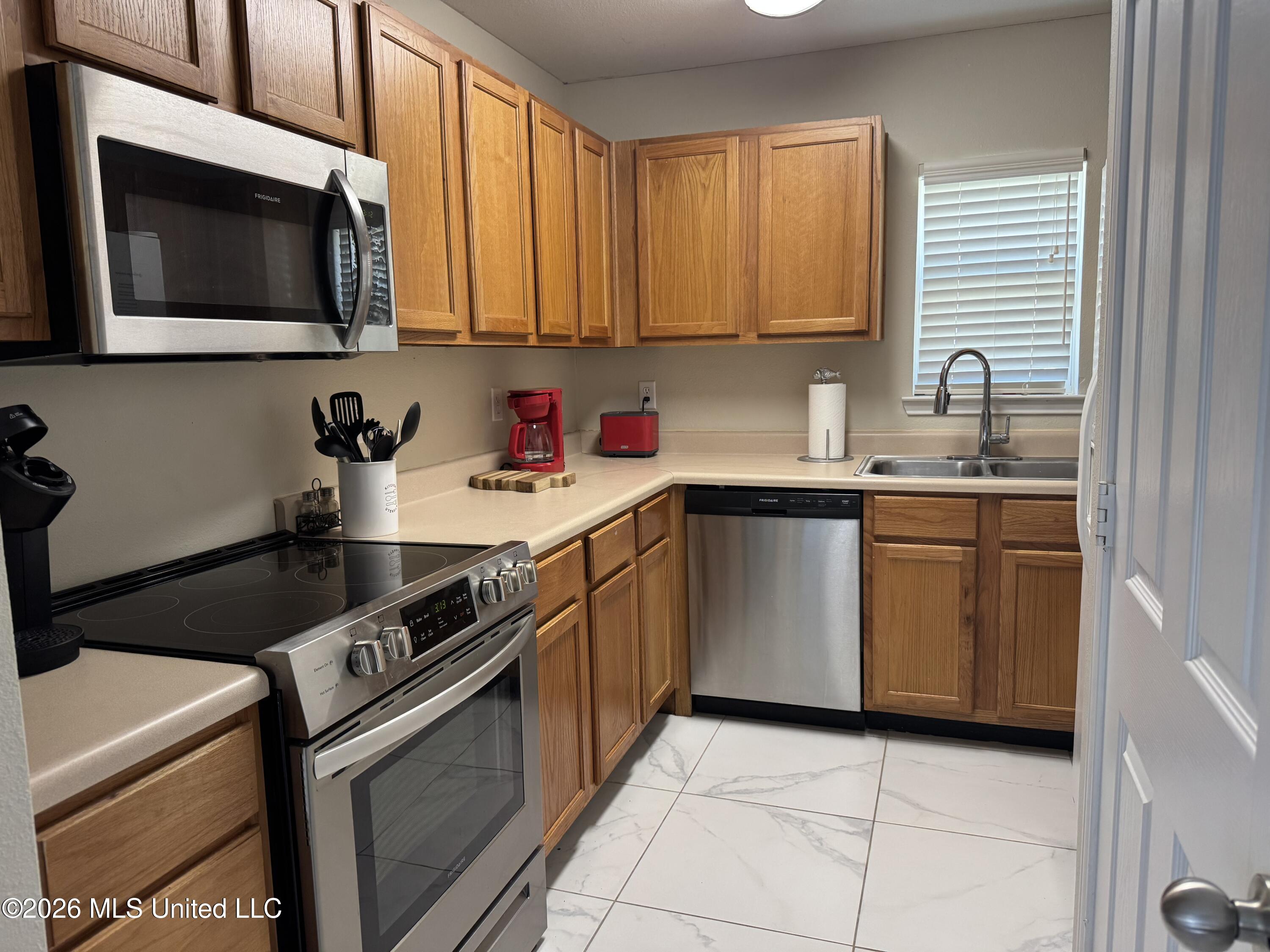 441 Hope Street Property Photo 10