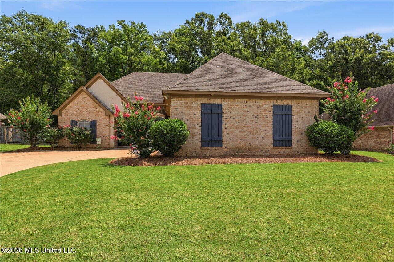200 Belle Oak Drive Property Photo 1