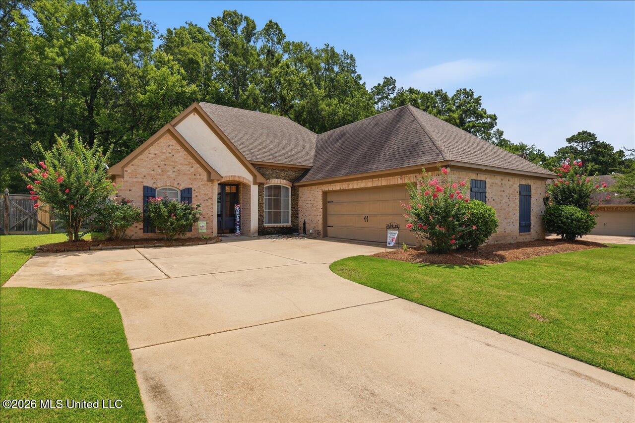 200 Belle Oak Drive Property Photo 1
