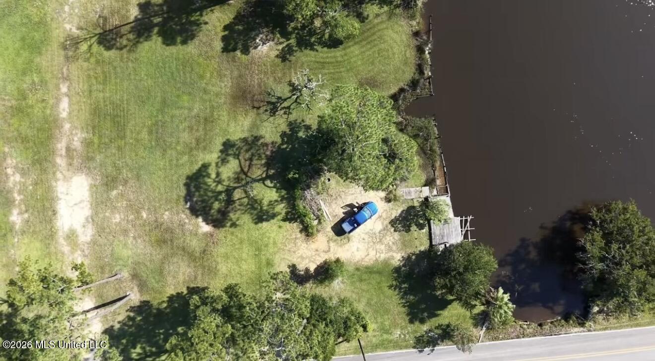 5629 Shore Drive Property Photo 4