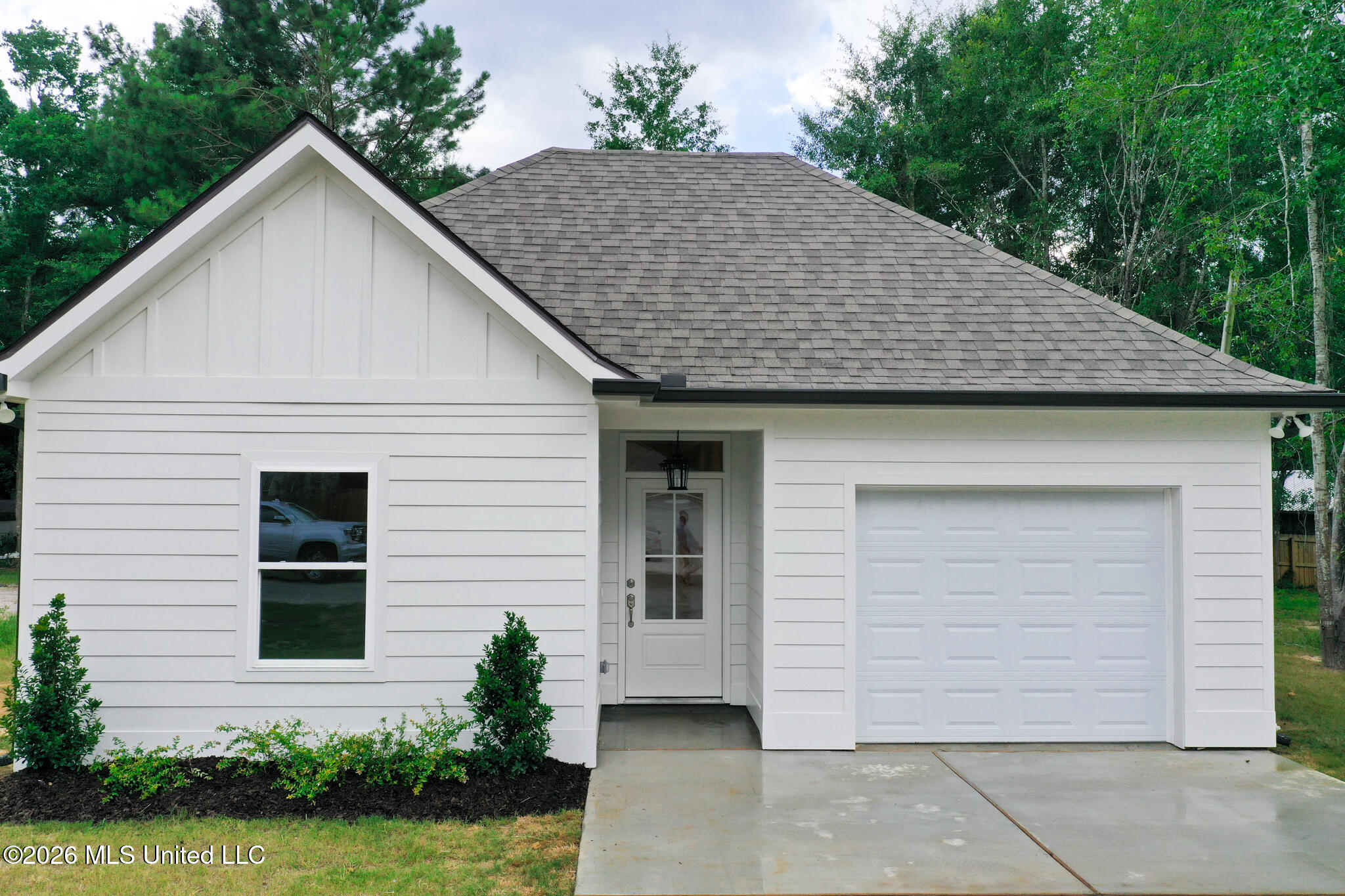 10726 Linohau Way Property Photo 1