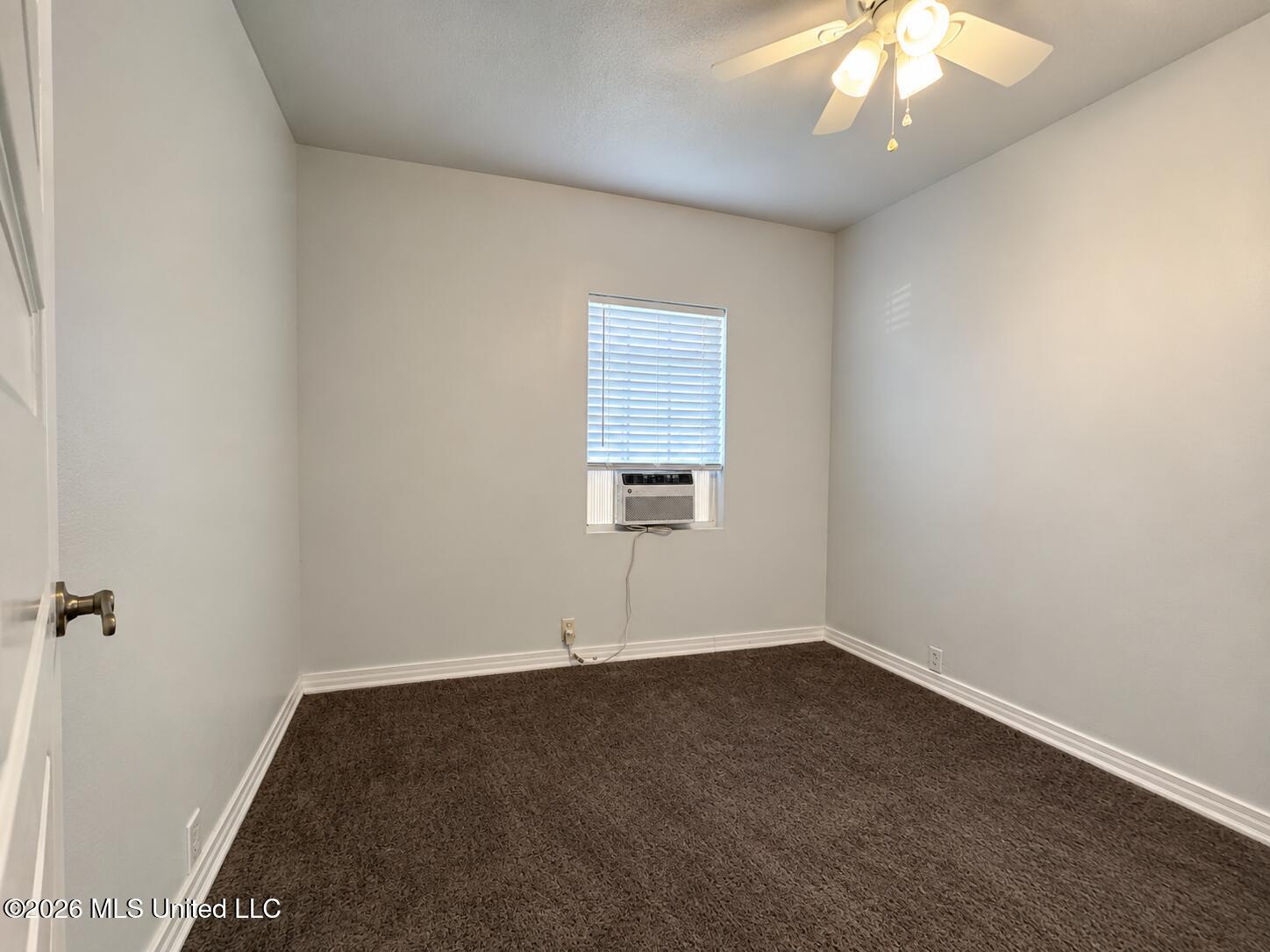 212 Bowen Street Property Photo 4