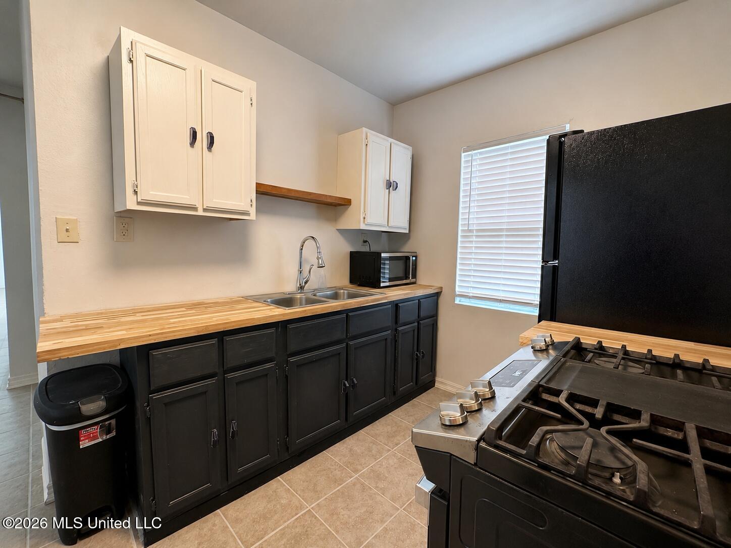 212 Bowen Street Property Photo 6