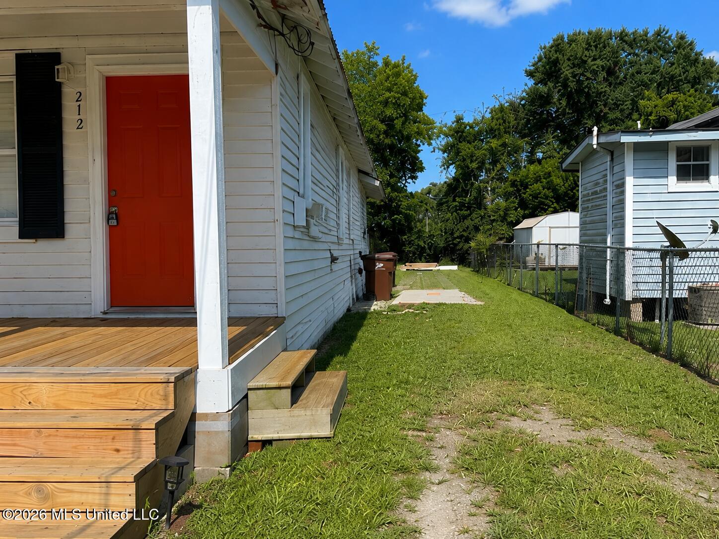 212 Bowen Street Property Photo 9