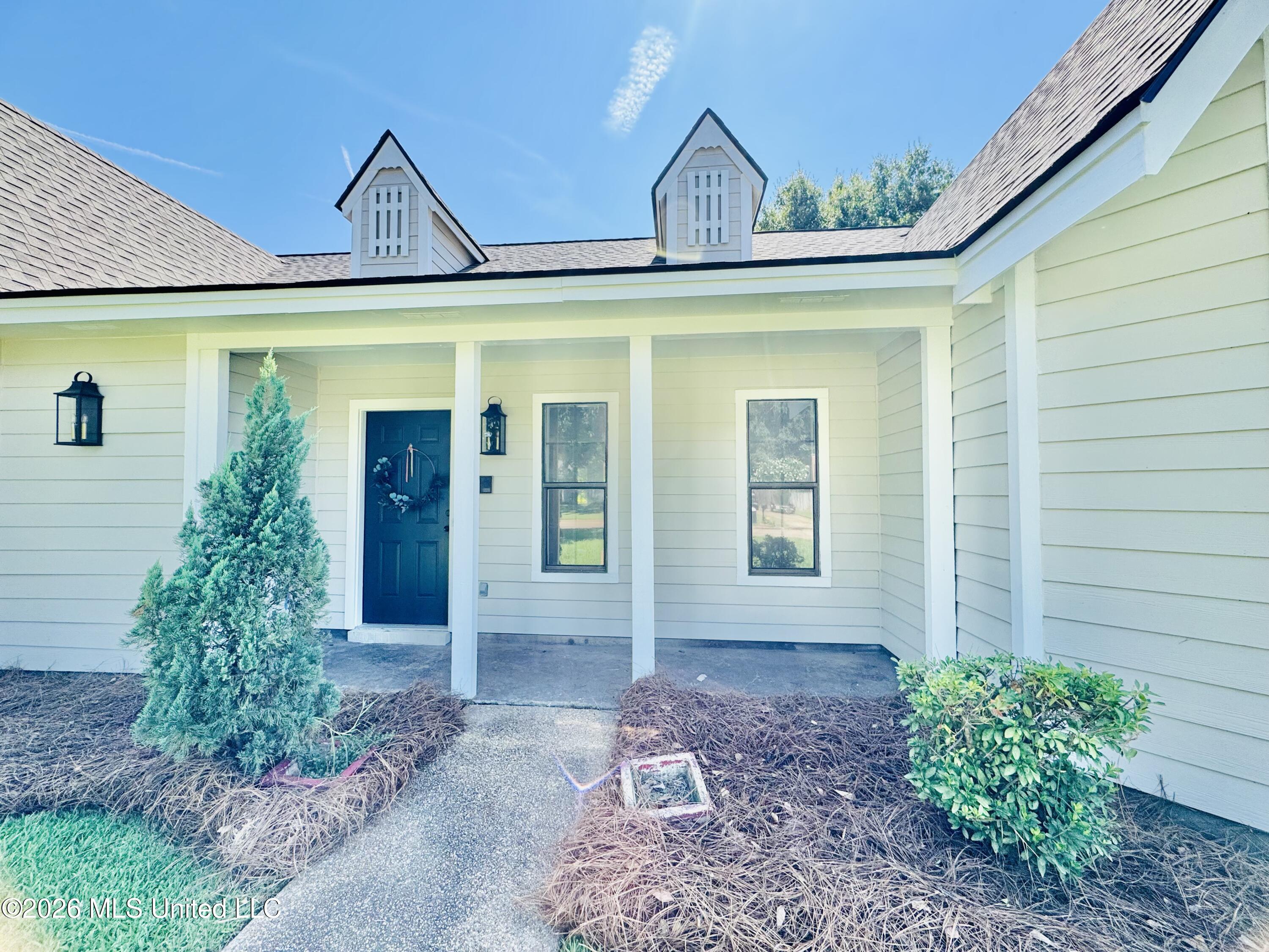 124 Westlake Drive Property Photo 4