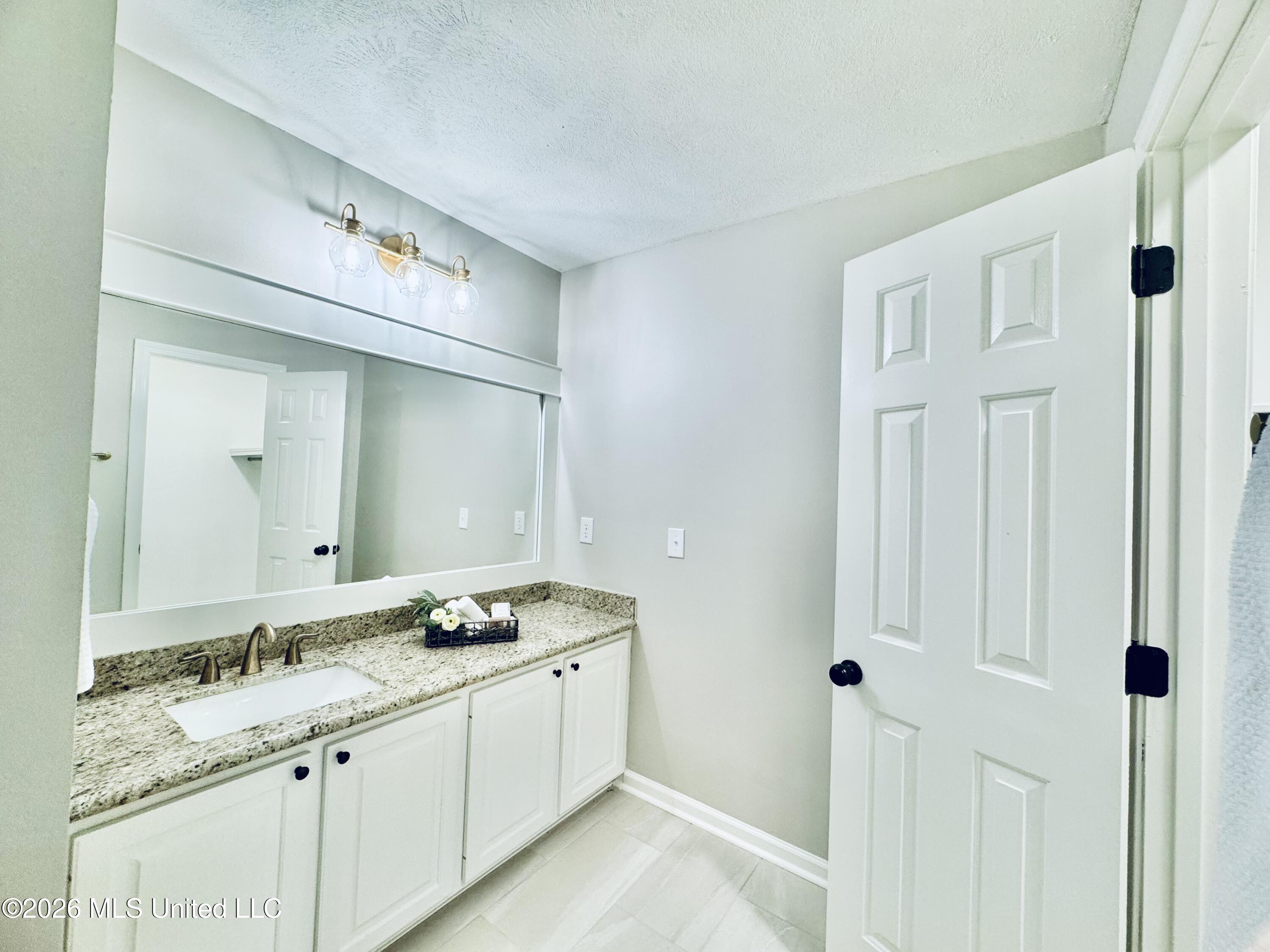 124 Westlake Drive Property Photo 41