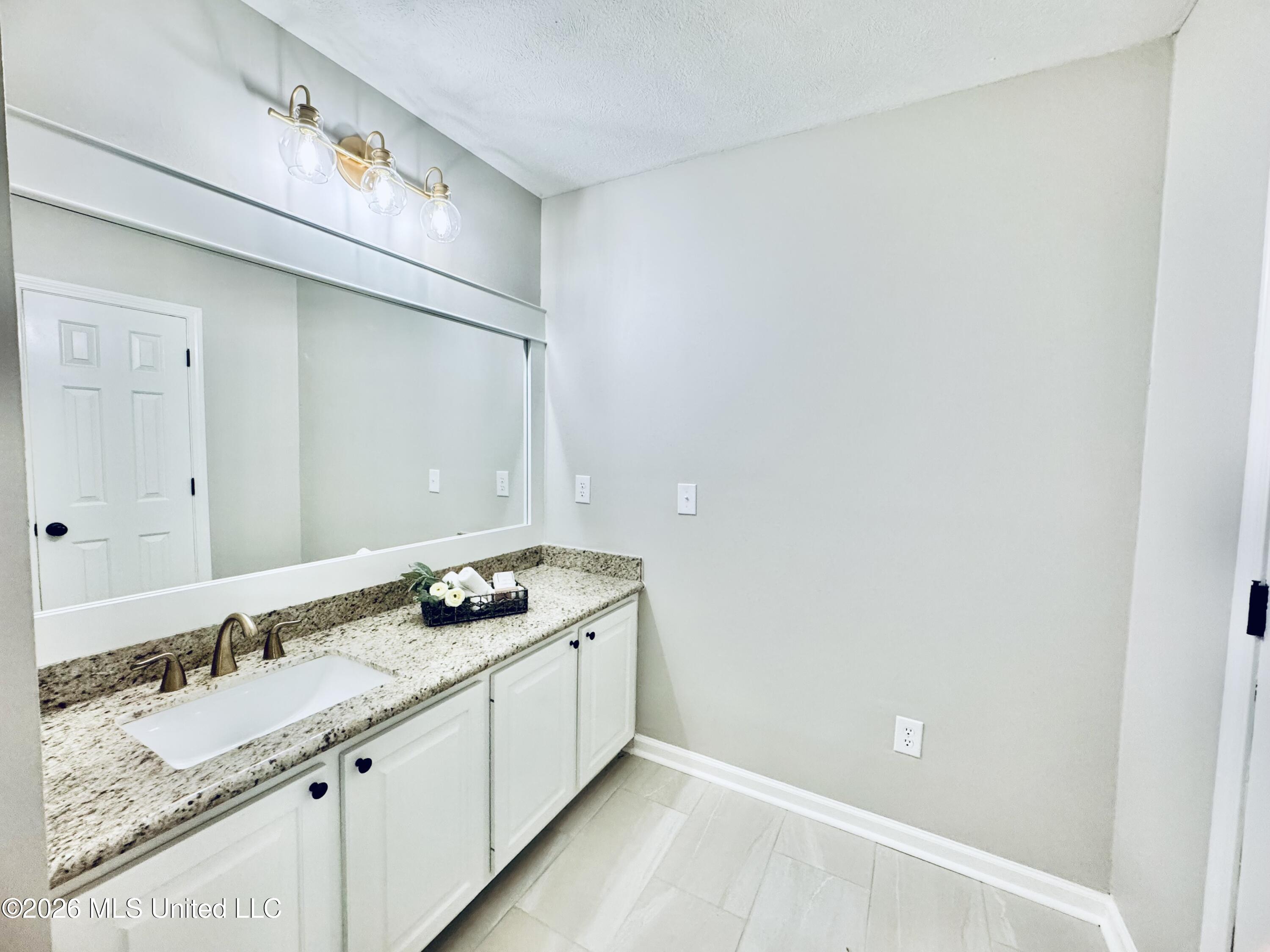 124 Westlake Drive Property Photo 44