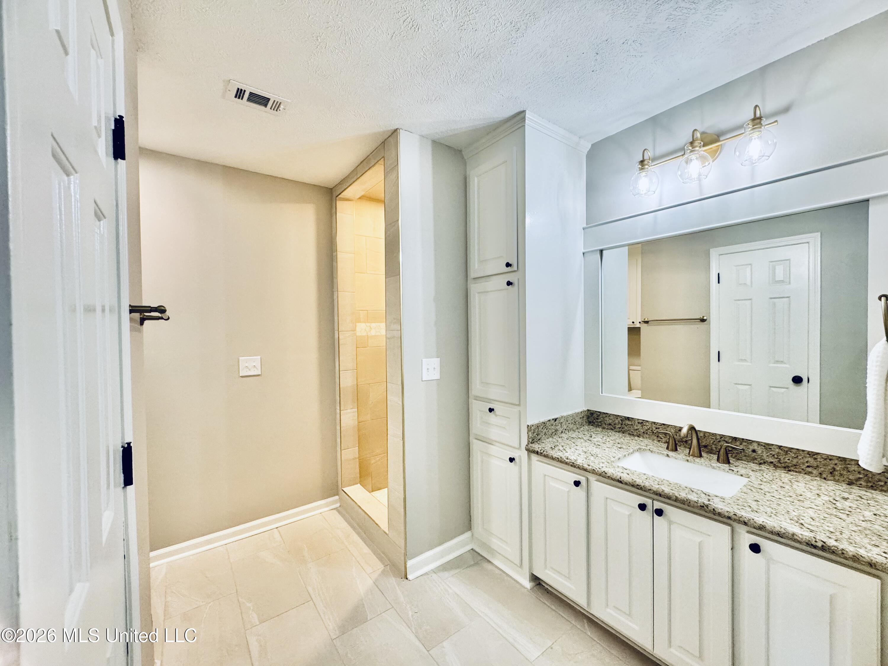 124 Westlake Drive Property Photo 45