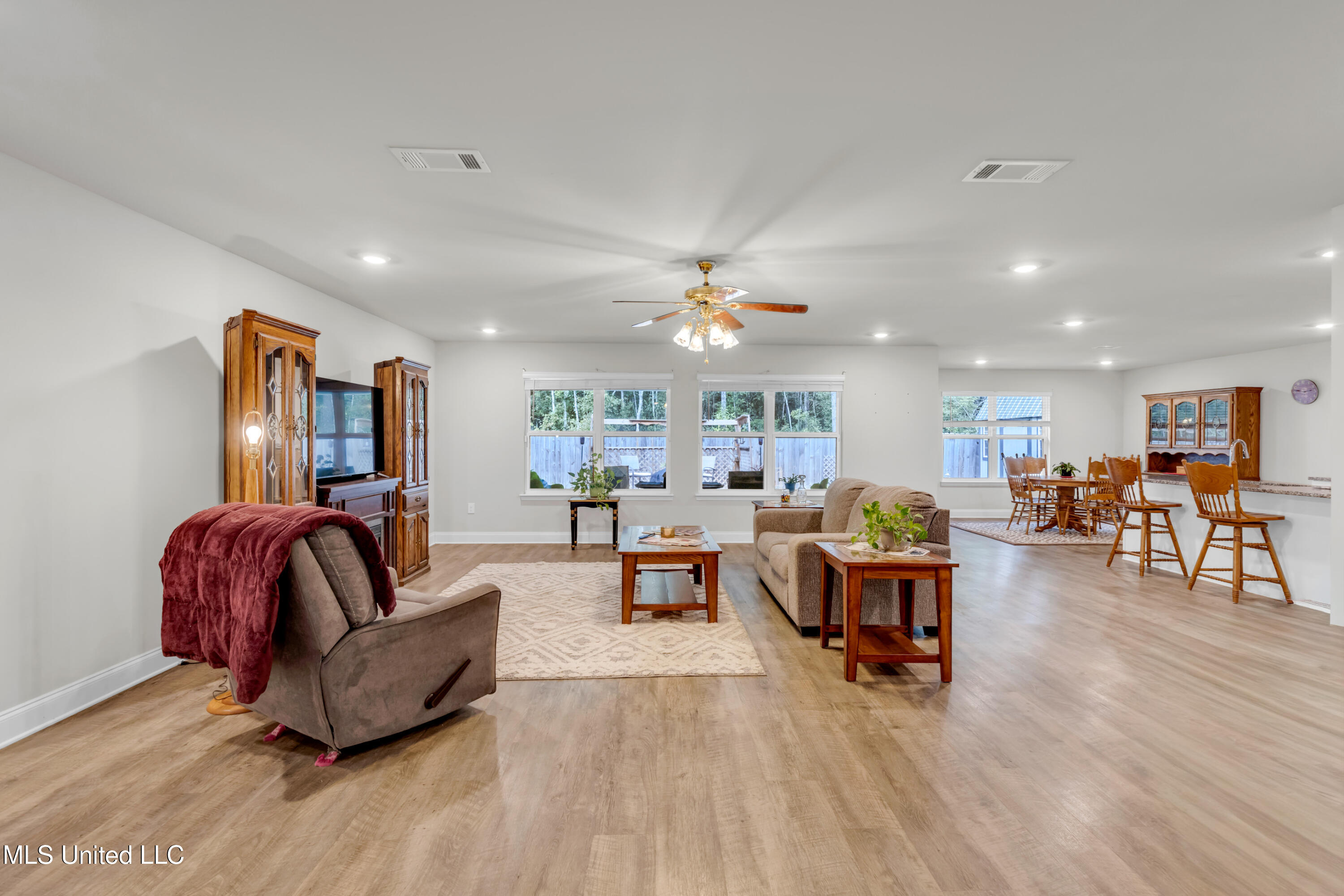 10440 Willow Leaf Drive Property Photo 14