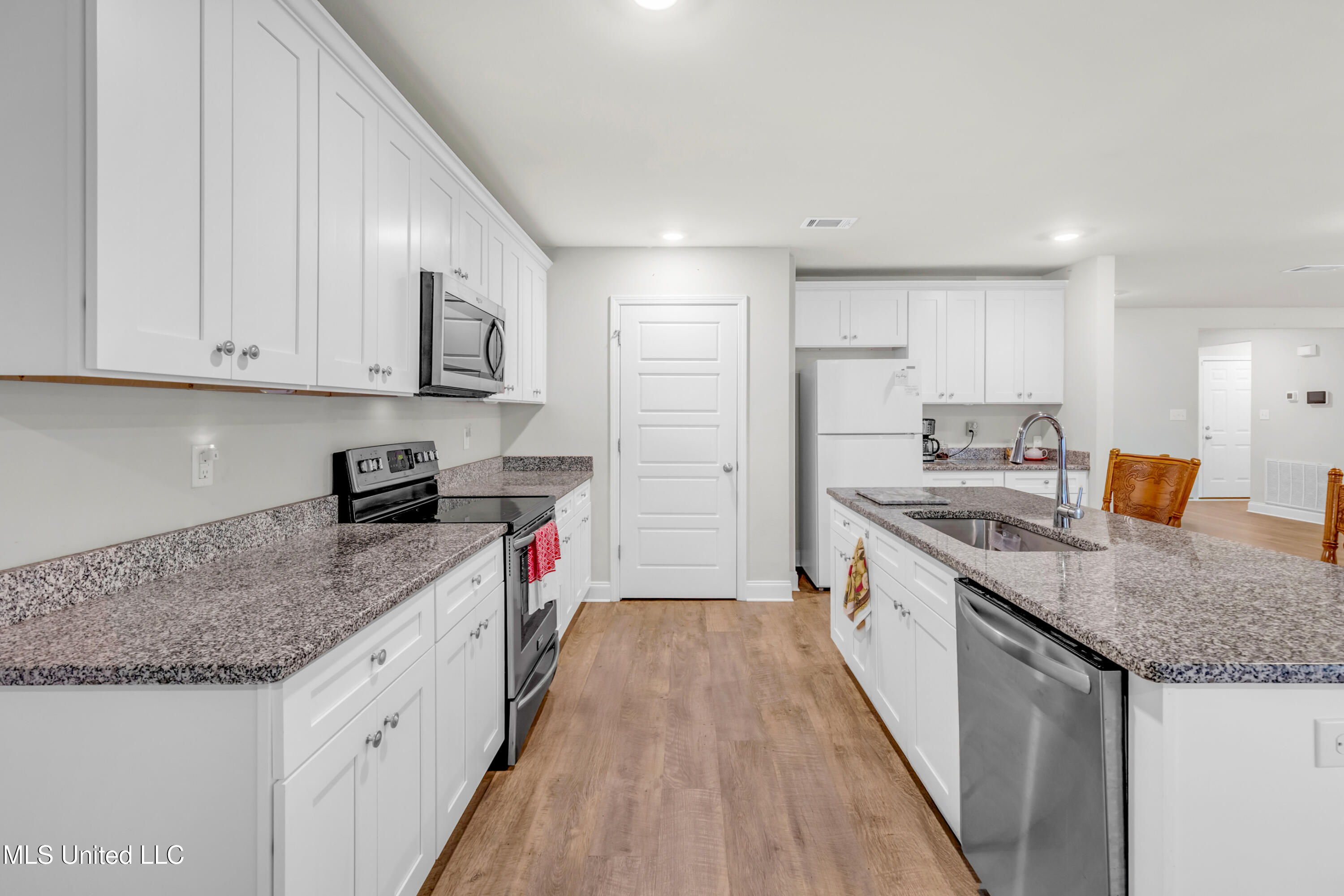 10440 Willow Leaf Drive Property Photo 16