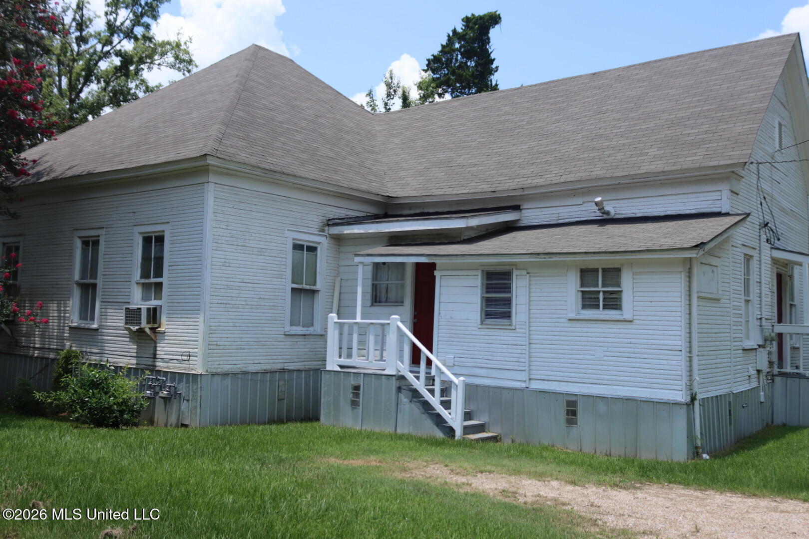 802 Union Street Property Photo 3