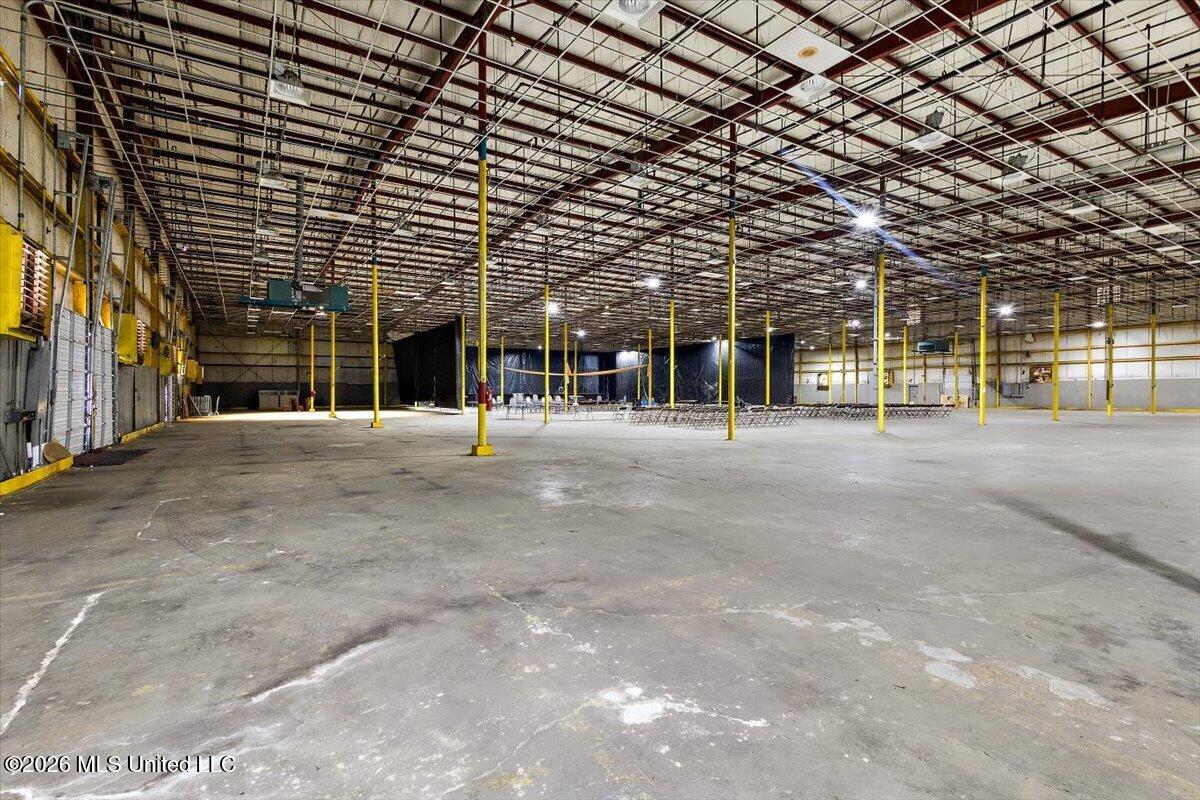 220 W Whitworth Street Property Photo 11