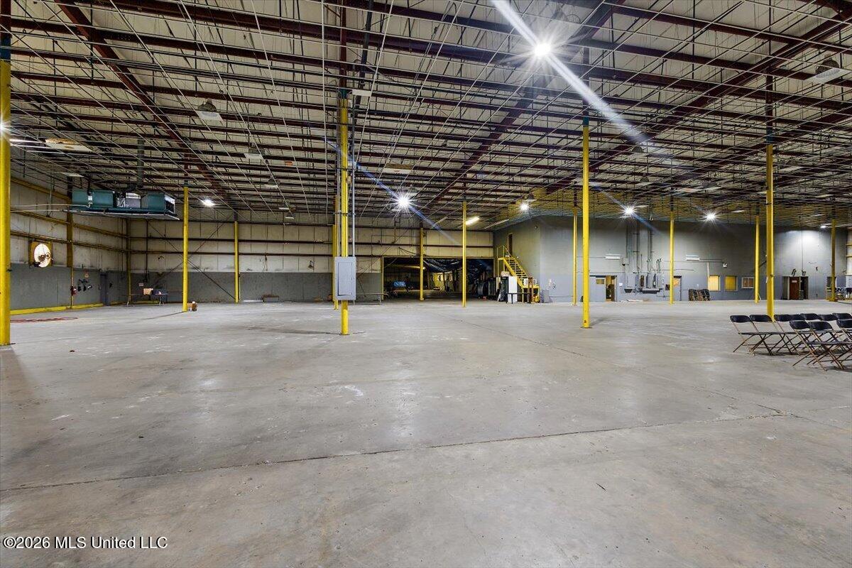 220 W Whitworth Street Property Photo 12