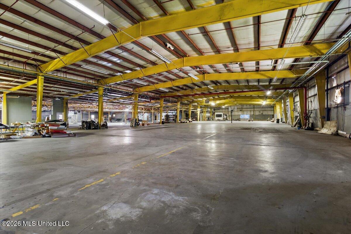 220 W Whitworth Street Property Photo 13