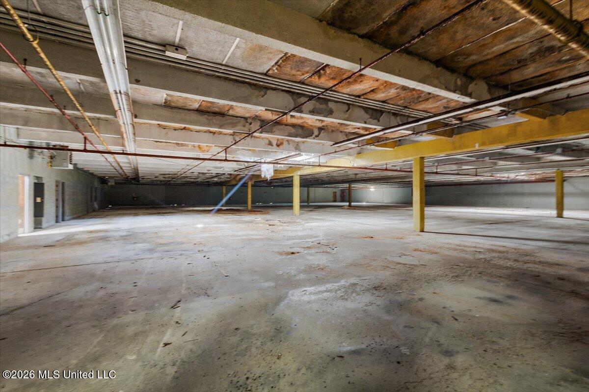 220 W Whitworth Street Property Photo 15